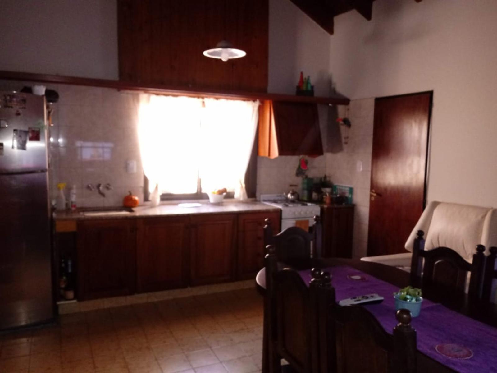 VENTA HERMOSA CASA BOULEVARD ITUZAINGO (VIEDMA) — foto 9