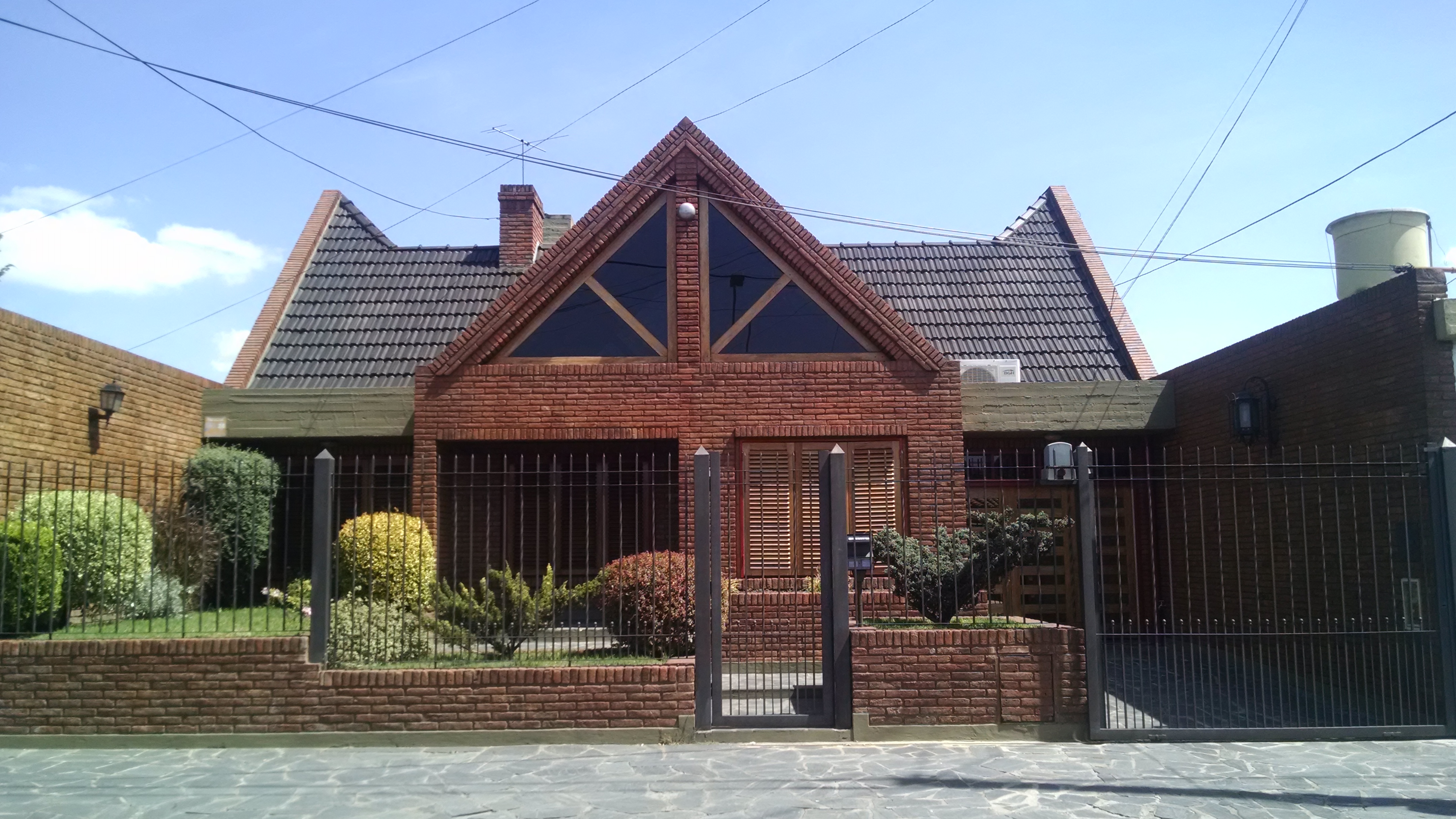 Amplio Chalet 5 amb.