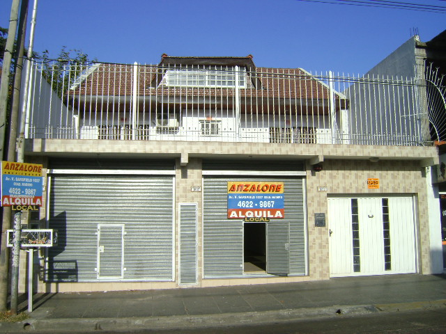 CASA 4 AMBIENTES CON LOCAL CENTRO COMERCIAL
