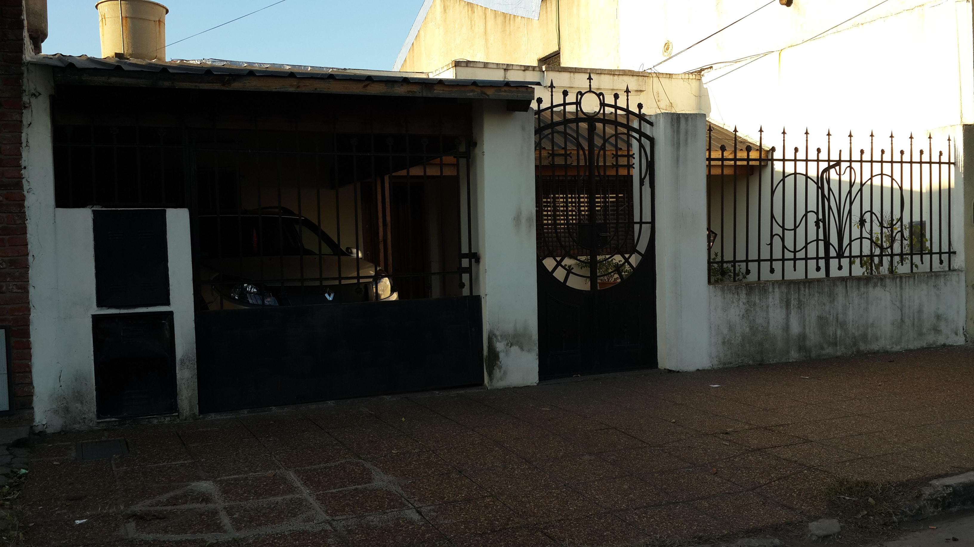 CASA 3 AMBIENTES S/IMPORTANTE TERRENO