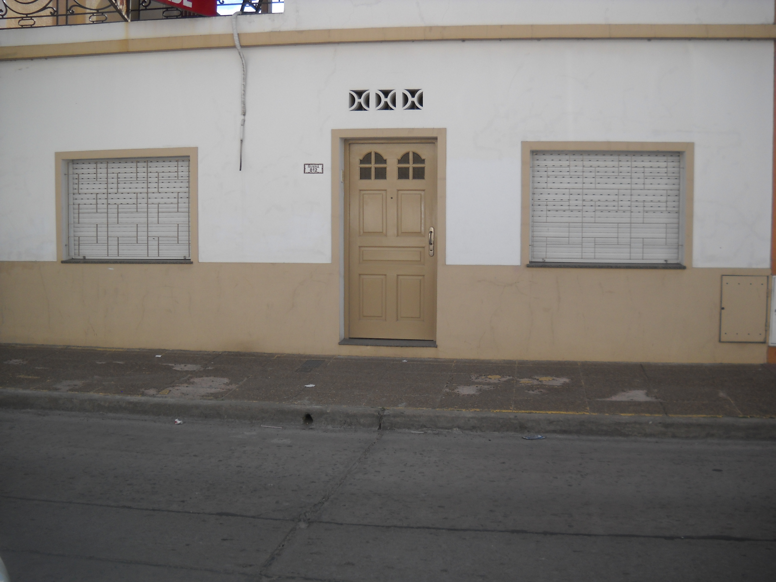 CASA 4 AMBIENTES EN EXCELENTE ESTADO