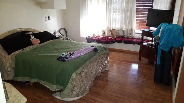 SE VENDE CHALET 5 AMBIENTES Y DTO 2 AMB. C/FONDO LIBRE Y PISCINA — foto 5