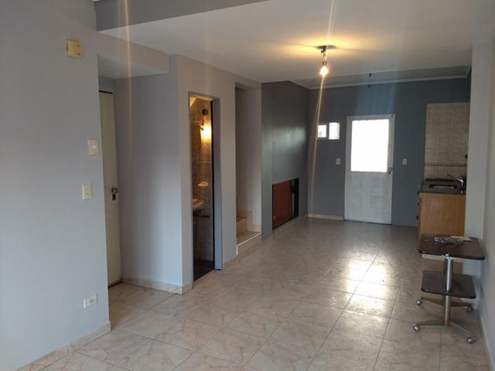 SE VENDE DUPLEX 3 AMBIENTES C/COCHERA Y TERRENO LIBRE (CABILDO 680) C.MADERO — foto 8