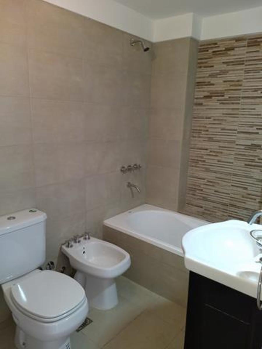 SE VENDEN DTOS DE 3 AMBIENTES DE CATEGORÍA ( CULPINA 1400) C.MADERO — foto 4