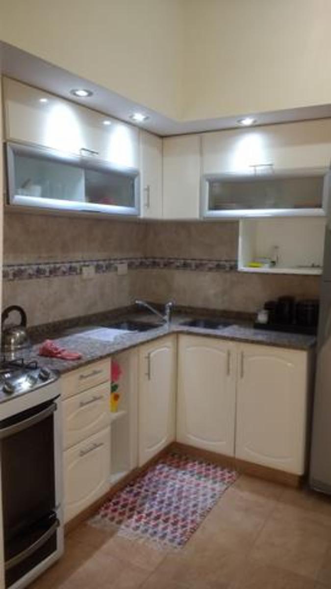 SE VENDE HERMOSO Y BIEN CUIDADO DUPLEX 3 AMBIENTES. AL FRENTE (JOSE BATLLE Y ORDOÑEZ AL 5600) V.LUGANO