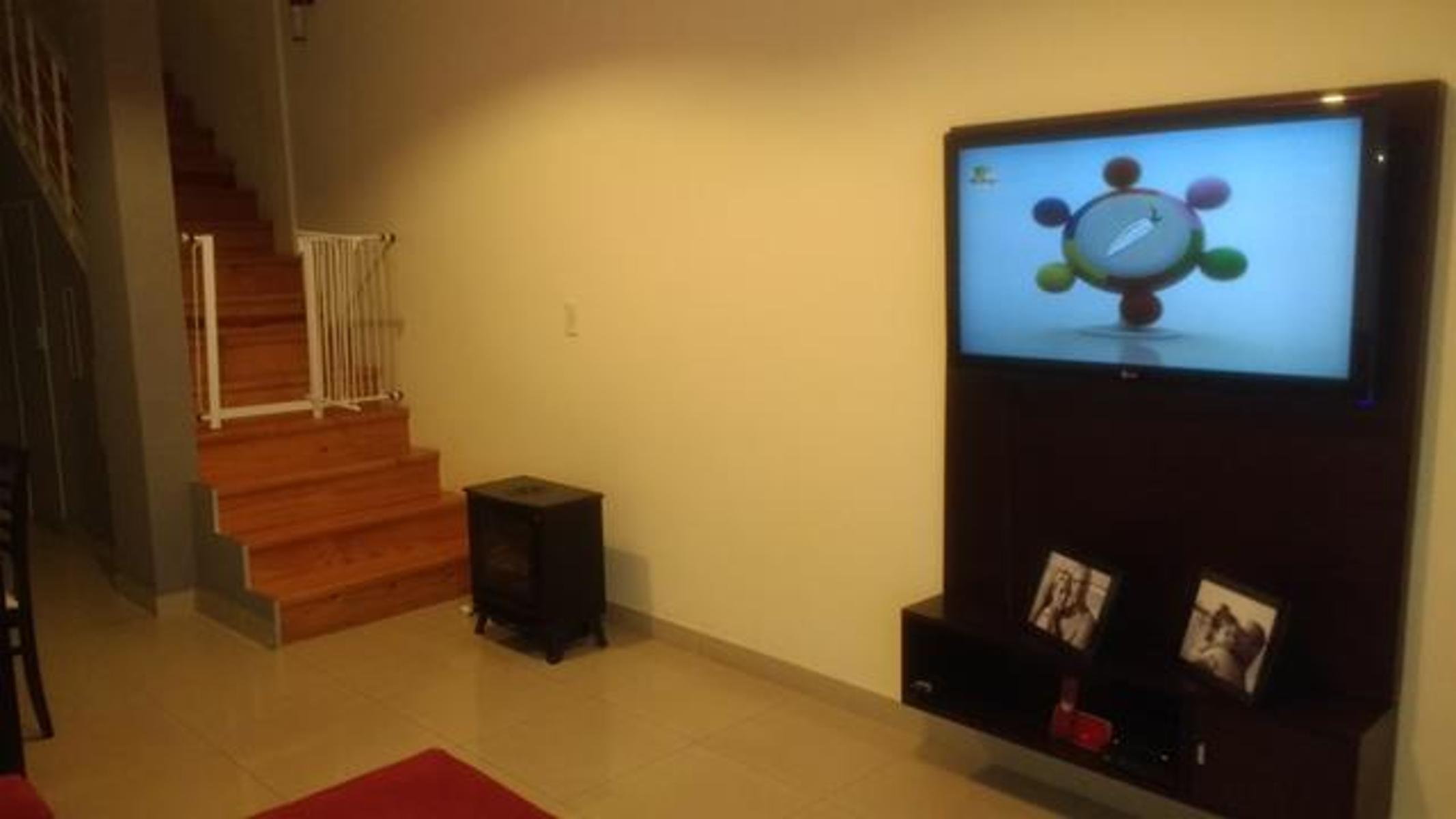 SE VENDE HERMOSO Y BIEN CUIDADO DUPLEX 3 AMBIENTES. AL FRENTE (JOSE BATLLE Y ORDOÑEZ AL 5600) V.LUGANO — foto 2