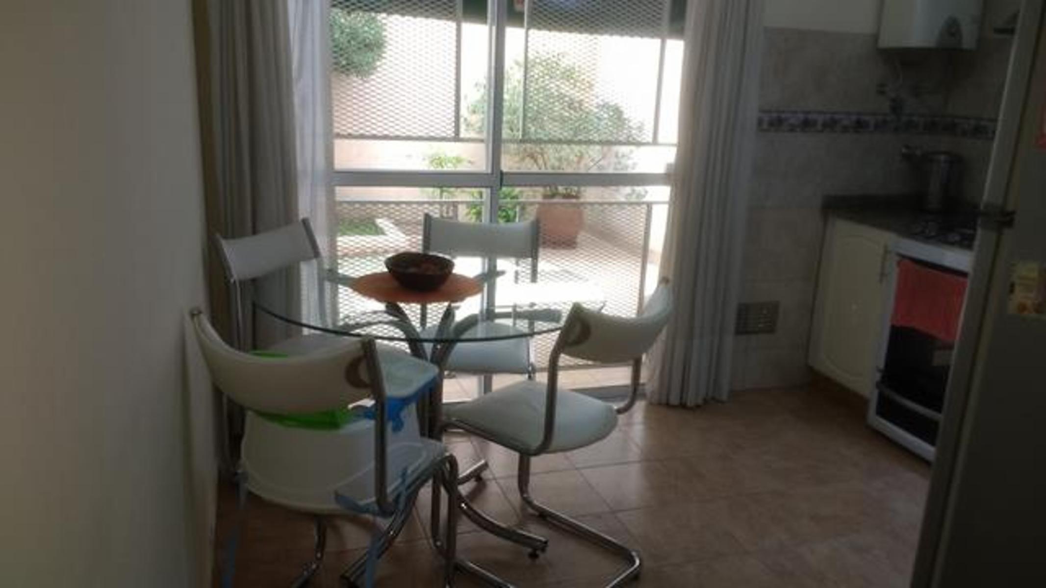 SE VENDE HERMOSO Y BIEN CUIDADO DUPLEX 3 AMBIENTES. AL FRENTE (JOSE BATLLE Y ORDOÑEZ AL 5600) V.LUGANO — foto 3
