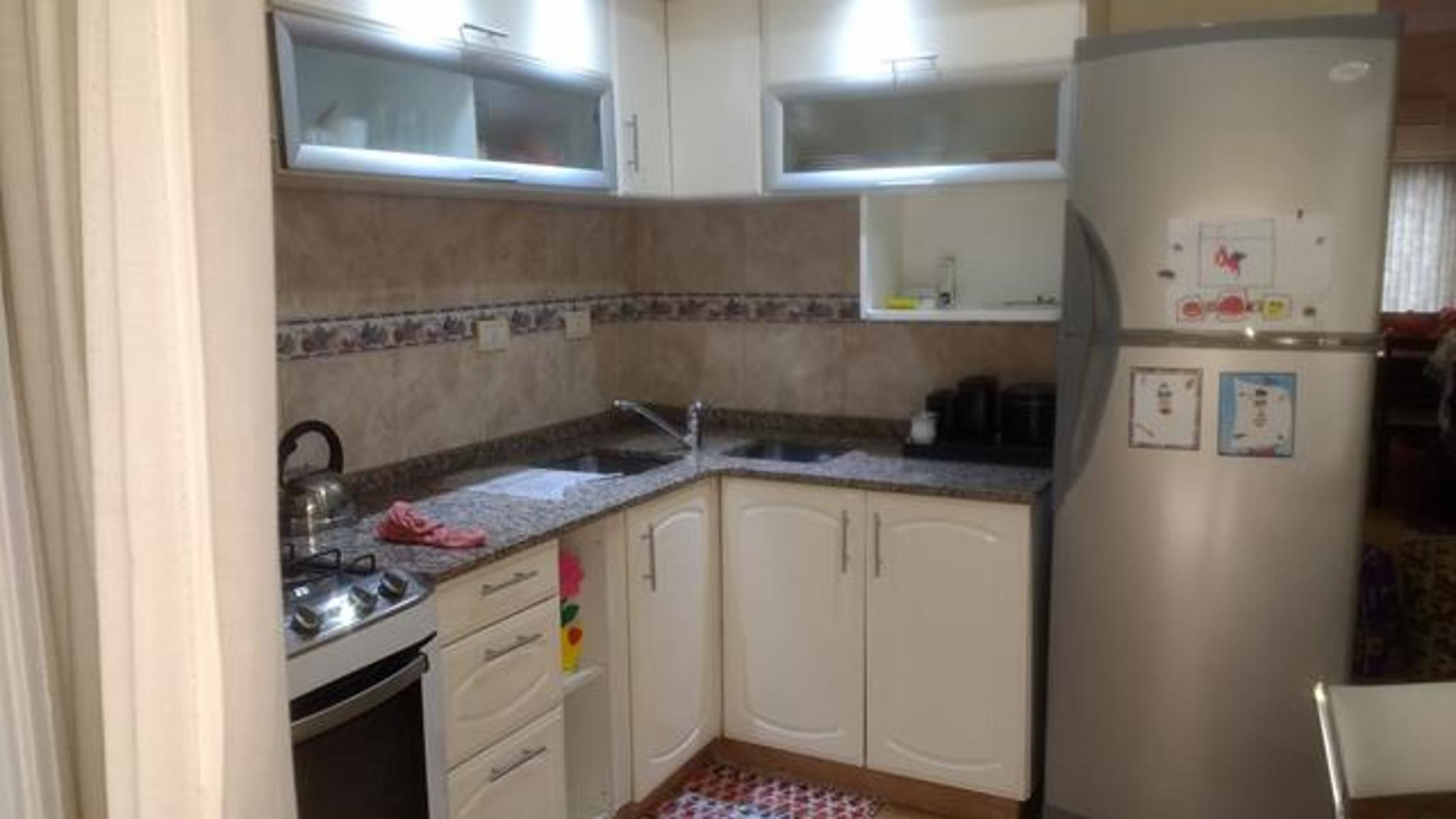SE VENDE HERMOSO Y BIEN CUIDADO DUPLEX 3 AMBIENTES. AL FRENTE (JOSE BATLLE Y ORDOÑEZ AL 5600) V.LUGANO — foto 7