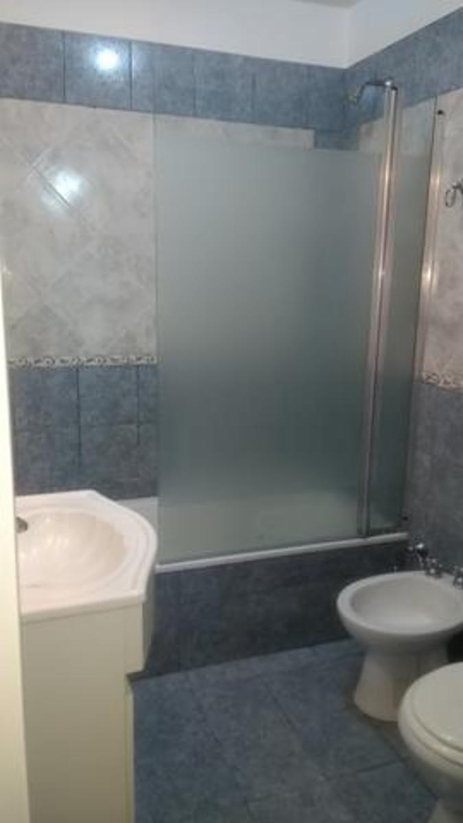 SE VENDE HERMOSO Y BIEN CUIDADO DUPLEX 3 AMBIENTES. AL FRENTE (JOSE BATLLE Y ORDOÑEZ AL 5600) V.LUGANO — foto 9