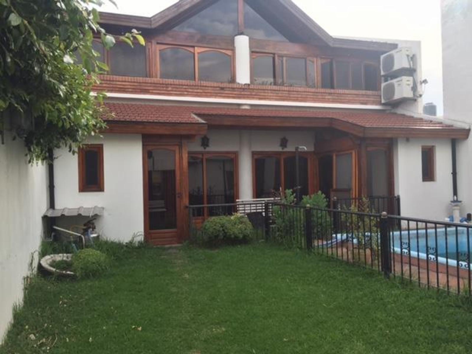 SE VENDE P-H 3 AMBIENTES CON QUINCHO Y PISCINA (FONROUGE 1600) ALDO BONZI