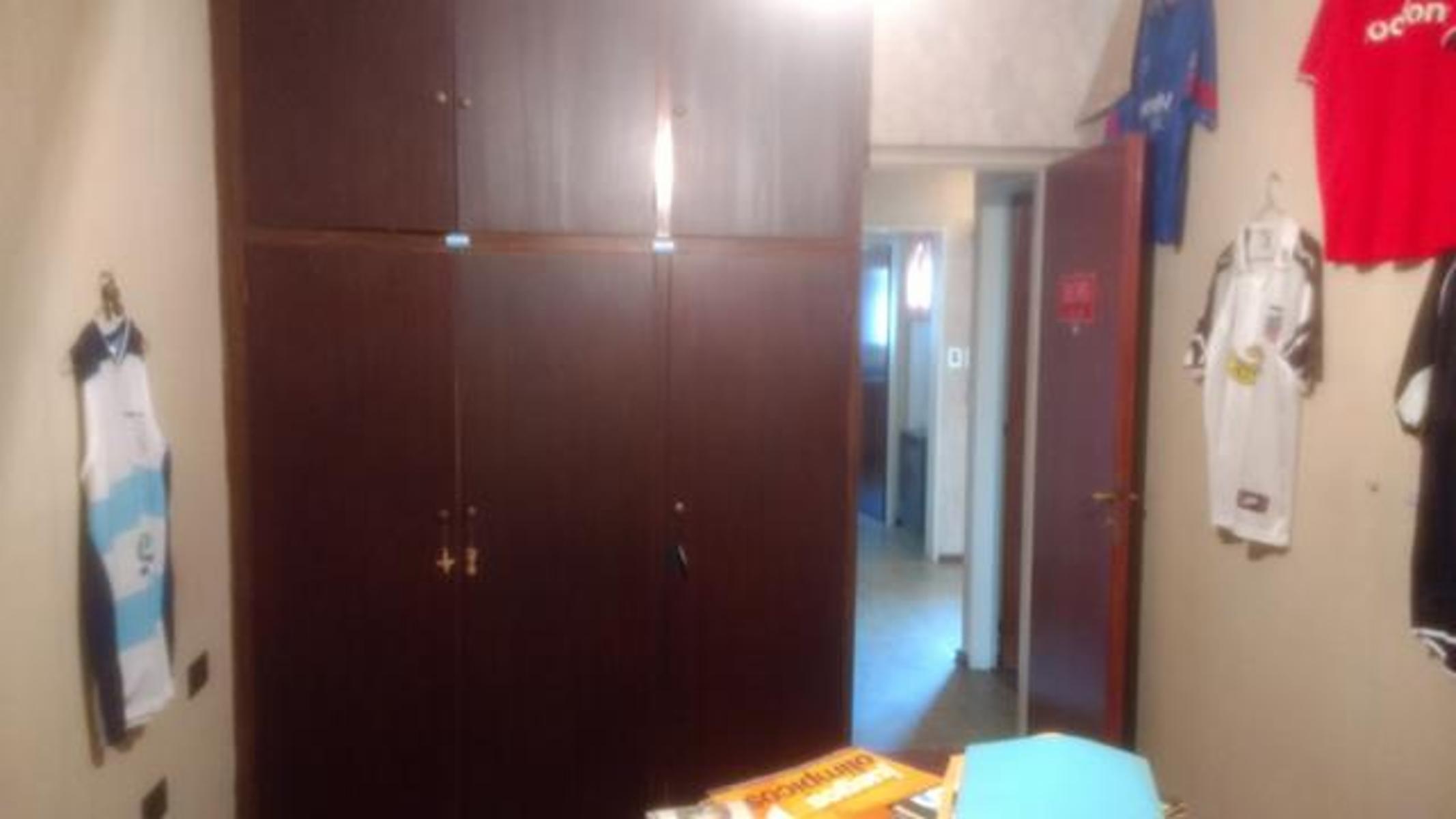SOLIDA CASA 5 AMBIENTES SOBRE 2 LOTES C/EXCELENTE UBICACION (CAAGUAZU 1400) C.MADERO — foto 3