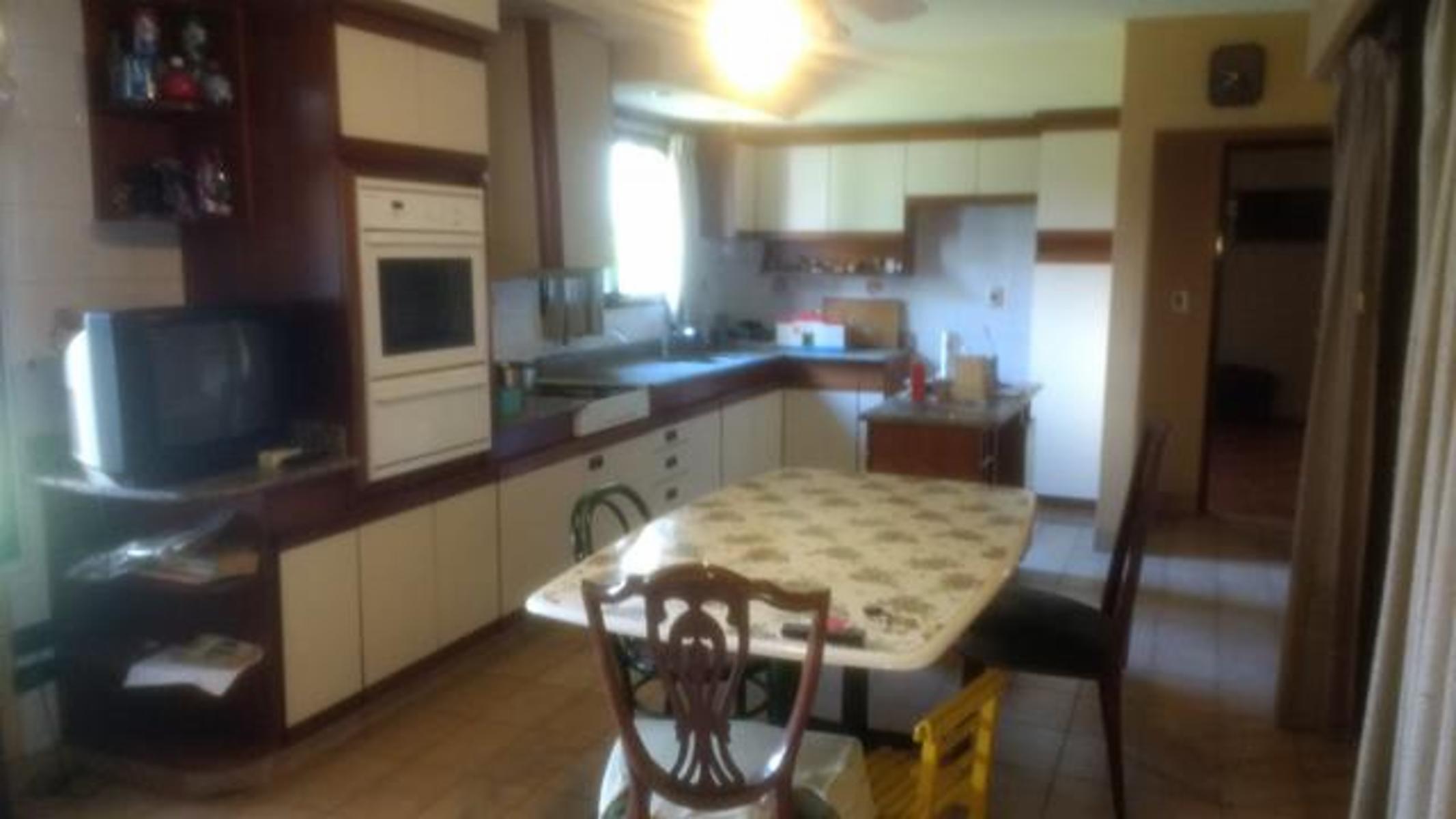 SOLIDA CASA 5 AMBIENTES SOBRE 2 LOTES C/EXCELENTE UBICACION (CAAGUAZU 1400) C.MADERO — foto 5