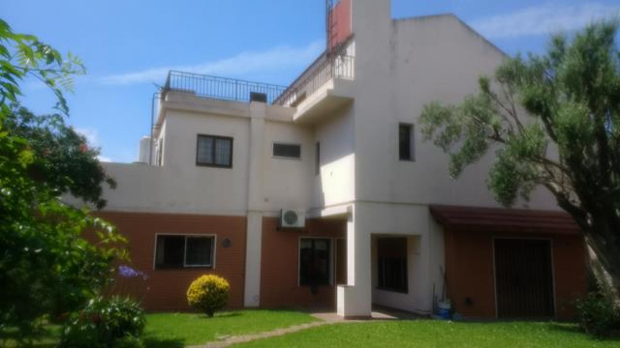 SOLIDA CASA 5 AMBIENTES SOBRE 2 LOTES C/EXCELENTE UBICACION (CAAGUAZU 1400) C.MADERO — foto 7