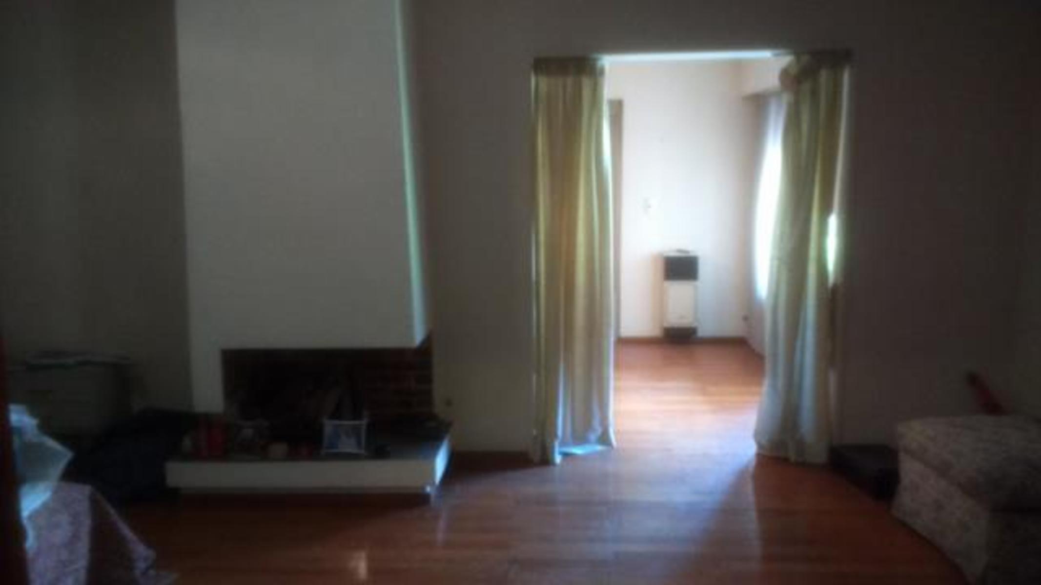 SOLIDA CASA 5 AMBIENTES SOBRE 2 LOTES C/EXCELENTE UBICACION (CAAGUAZU 1400) C.MADERO — foto 8