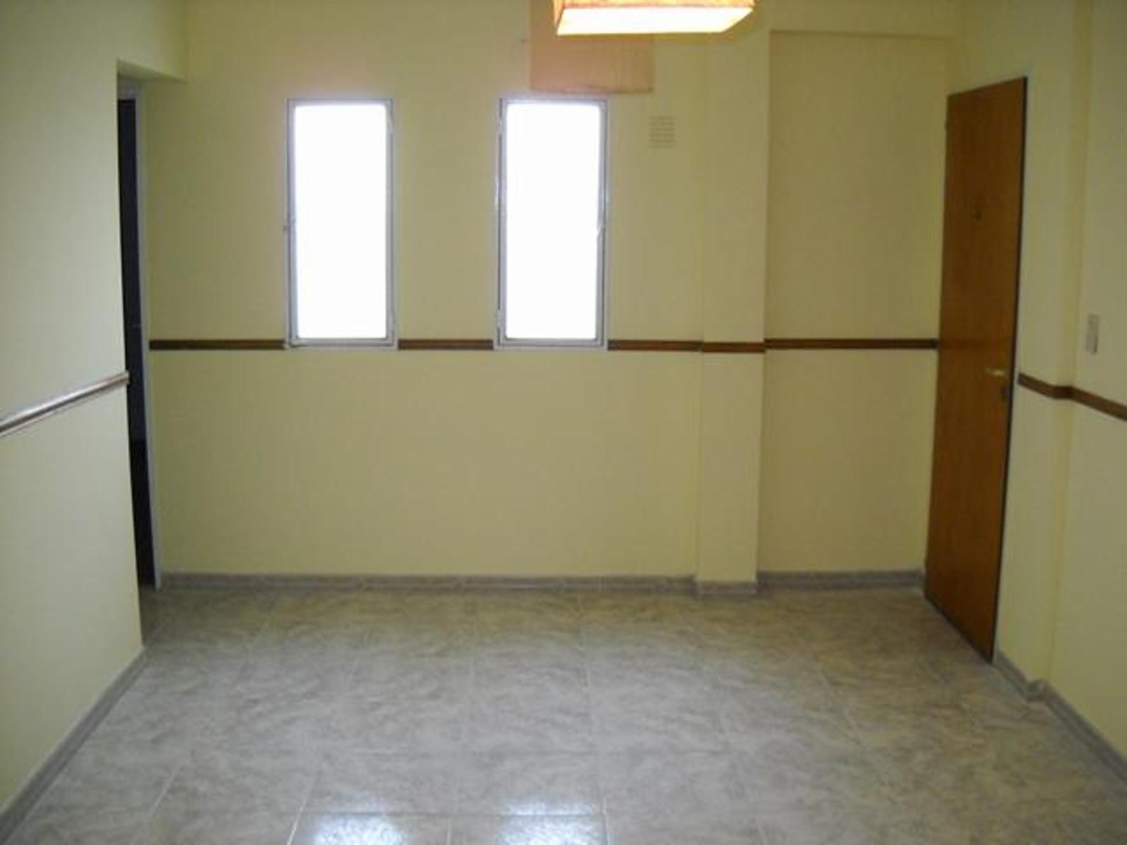 DTO 3 AMBIENTES AL FRENTE (CORONEL THORNE 1098) C,MADERO