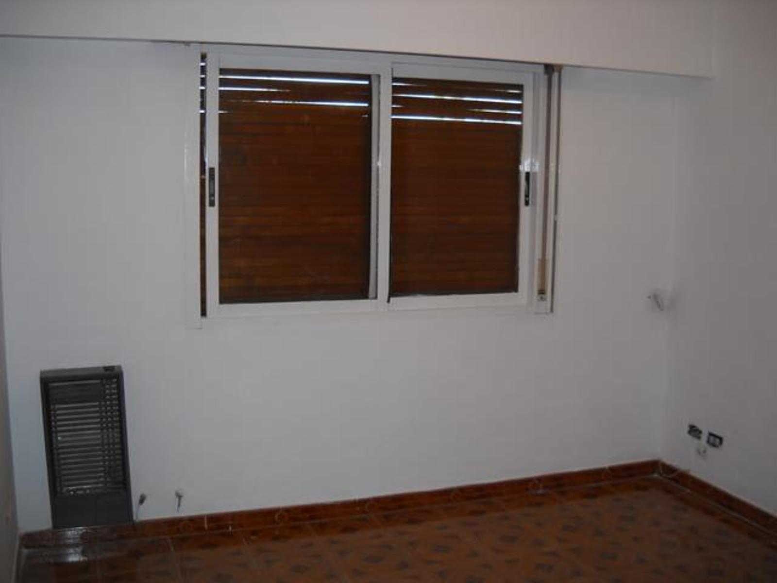 DTO 3 AMBIENTES AL FRENTE (CORONEL THORNE 1098) C,MADERO — foto 2