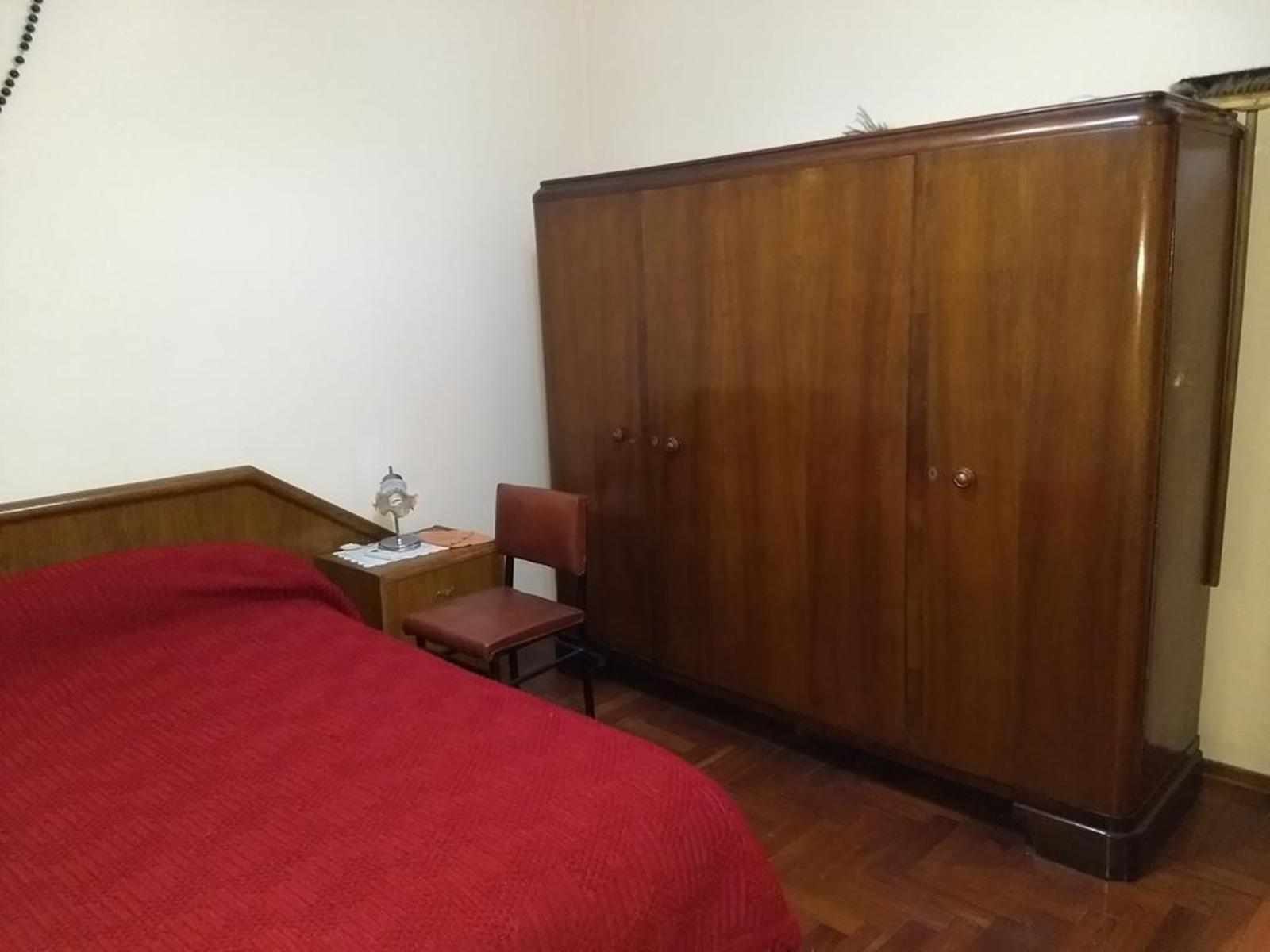 IMPECABLE CASA 4 AMB. APTA CREDITO. ROSETTI 1100 C.MADERO &quotRETASADO&quot — foto 2