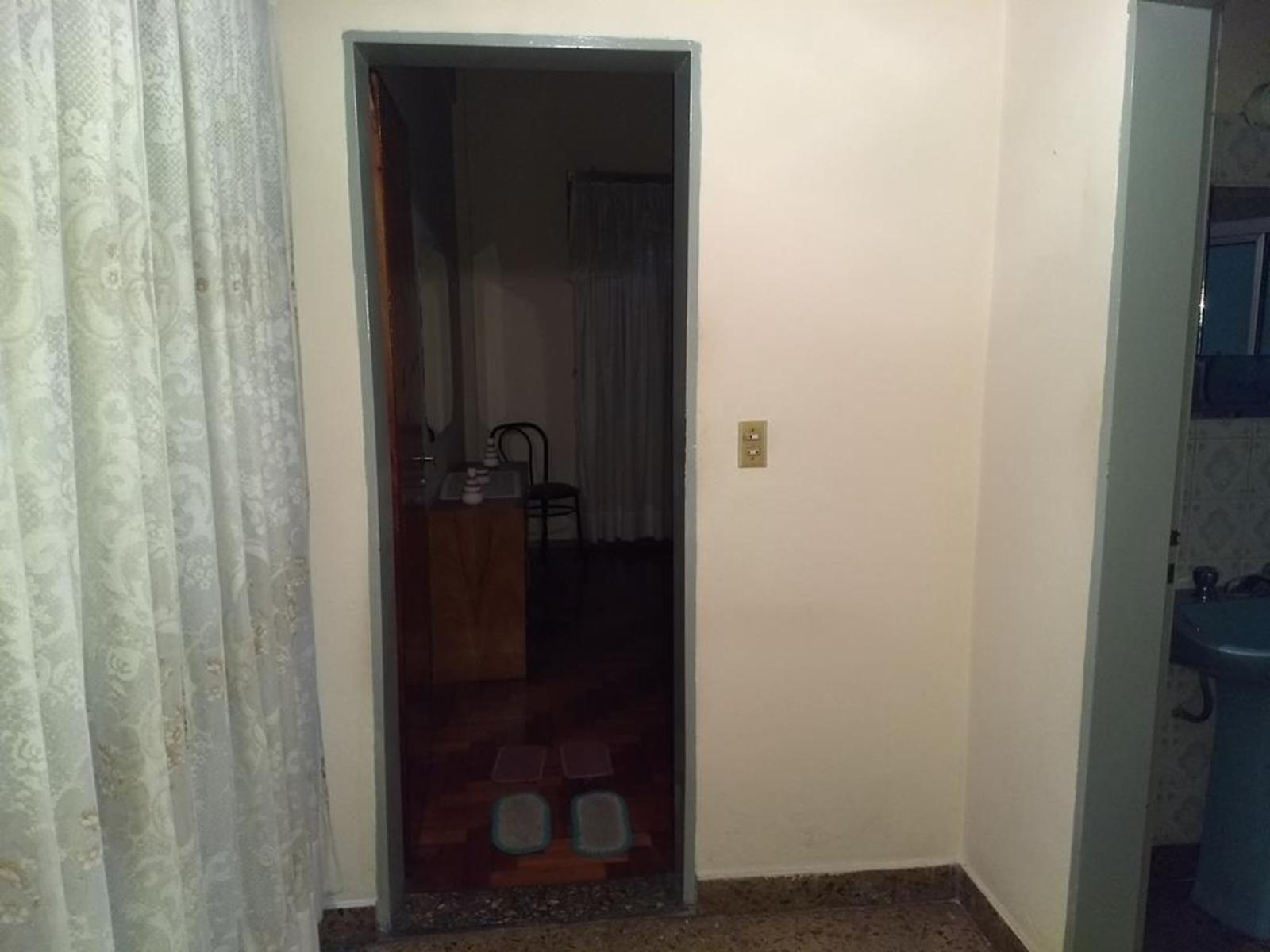 IMPECABLE CASA 4 AMB. APTA CREDITO. ROSETTI 1100 C.MADERO &quotRETASADO&quot — foto 6