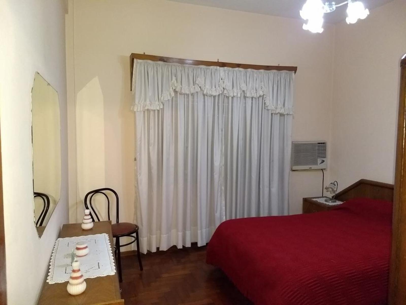 IMPECABLE CASA 4 AMB. APTA CREDITO. ROSETTI 1100 C.MADERO &quotRETASADO&quot — foto 10