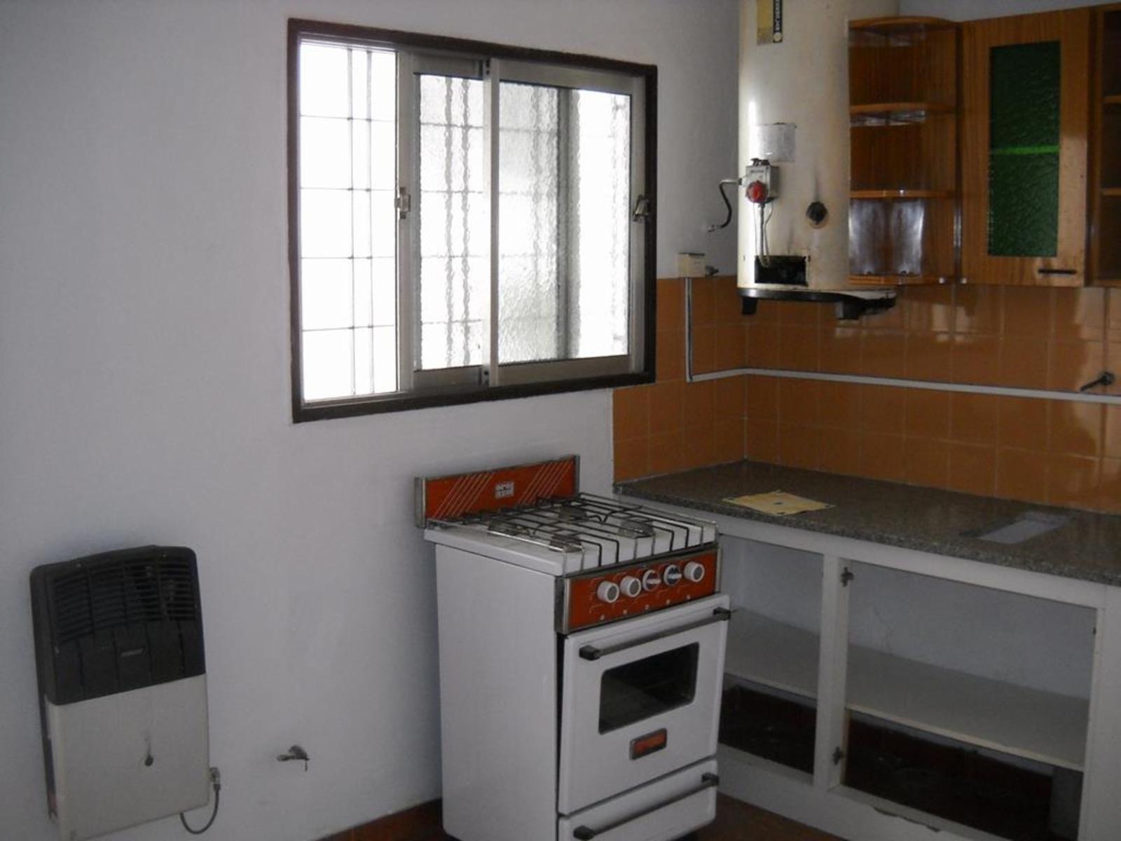 CASA PARA USO COMERCIAL (ROSETTI 959) C.MADERO - 4