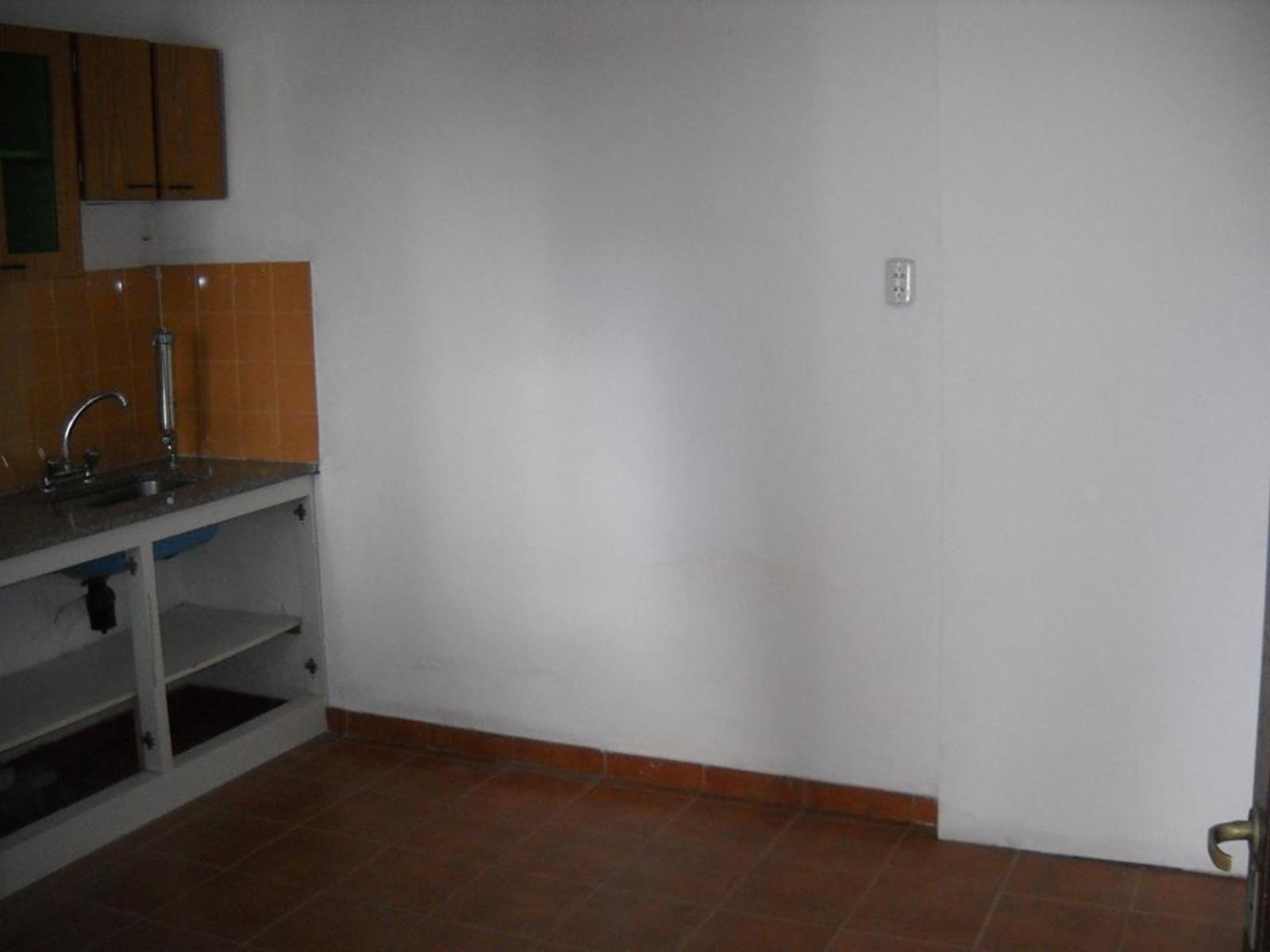 CASA PARA USO COMERCIAL (ROSETTI 959) C.MADERO - 5