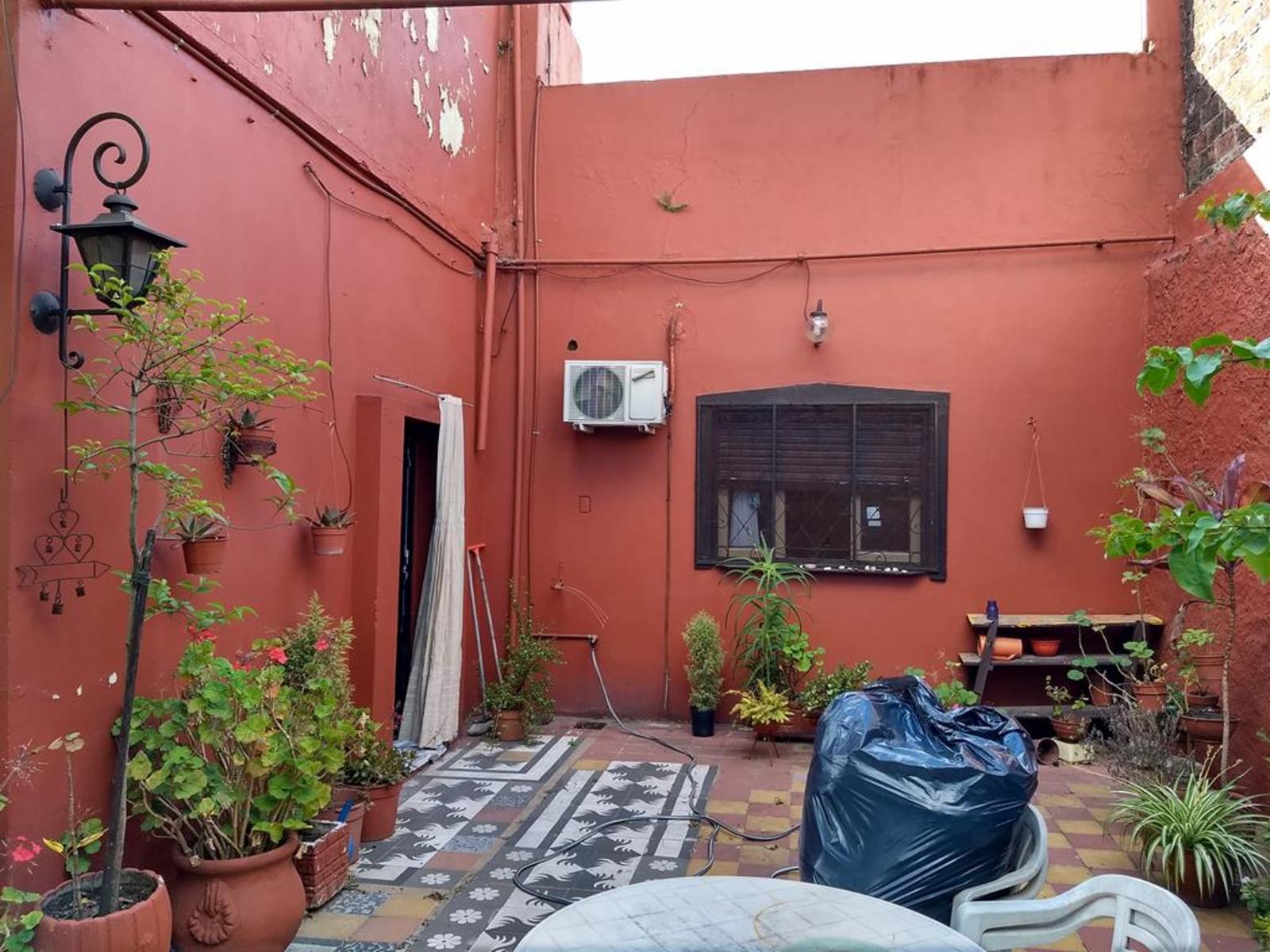 CASA 3 AMBIENTES CON COCHERA EN BUEN ESTADO (ALBERTI 1000) LA TABLADA — foto 4