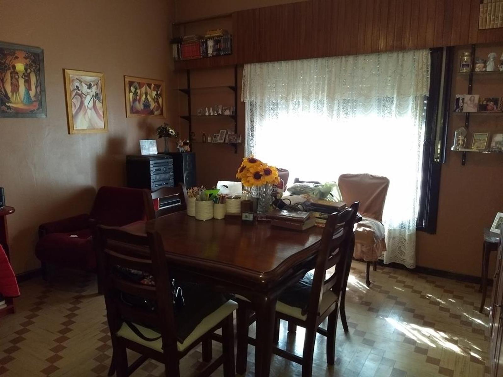 CASA 3 AMBIENTES CON COCHERA EN BUEN ESTADO (ALBERTI 1000) LA TABLADA — foto 11