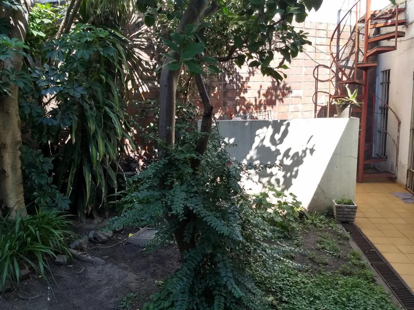 CASA 5 AMBIENTES CON COCHERA (CONSTITUYENTES 1300) C.MADERO — foto 13