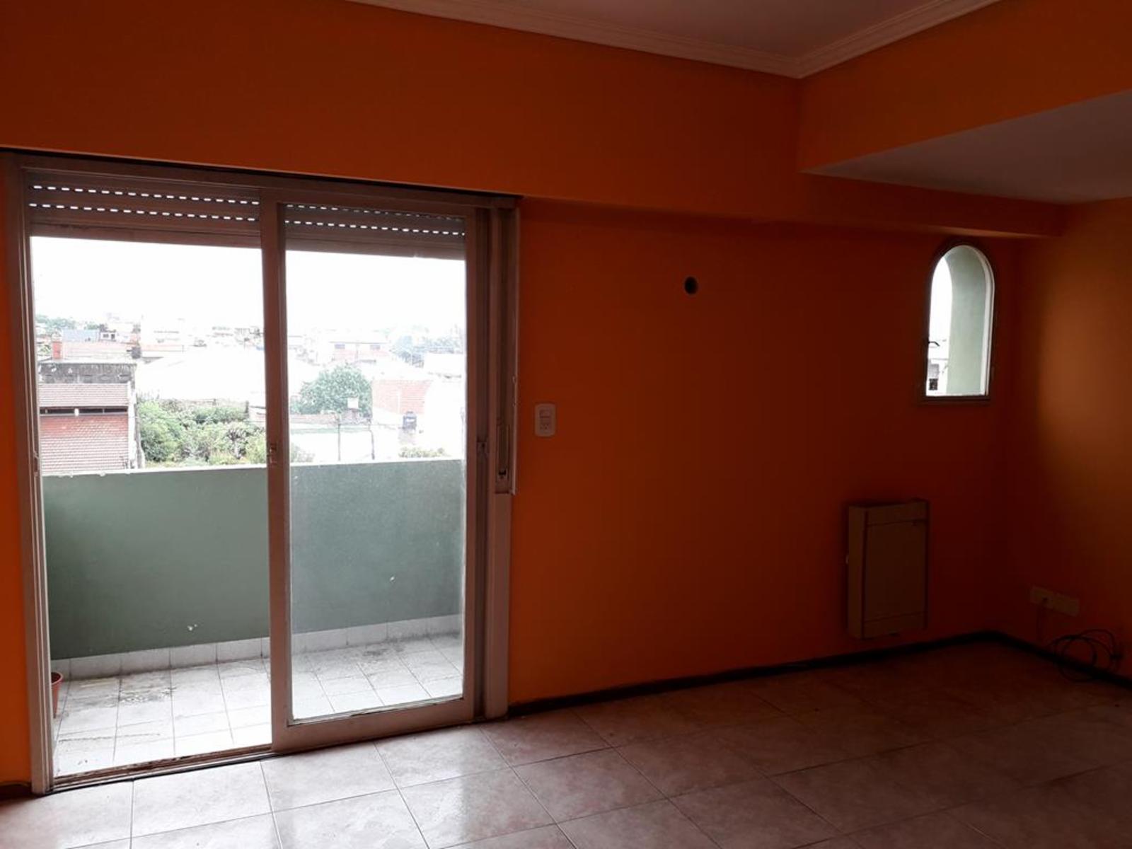 DTO 1 AMBIENTE S/AVENIDA VELEZ SARSFIELD 564 CIUDAD MADERO — foto 2