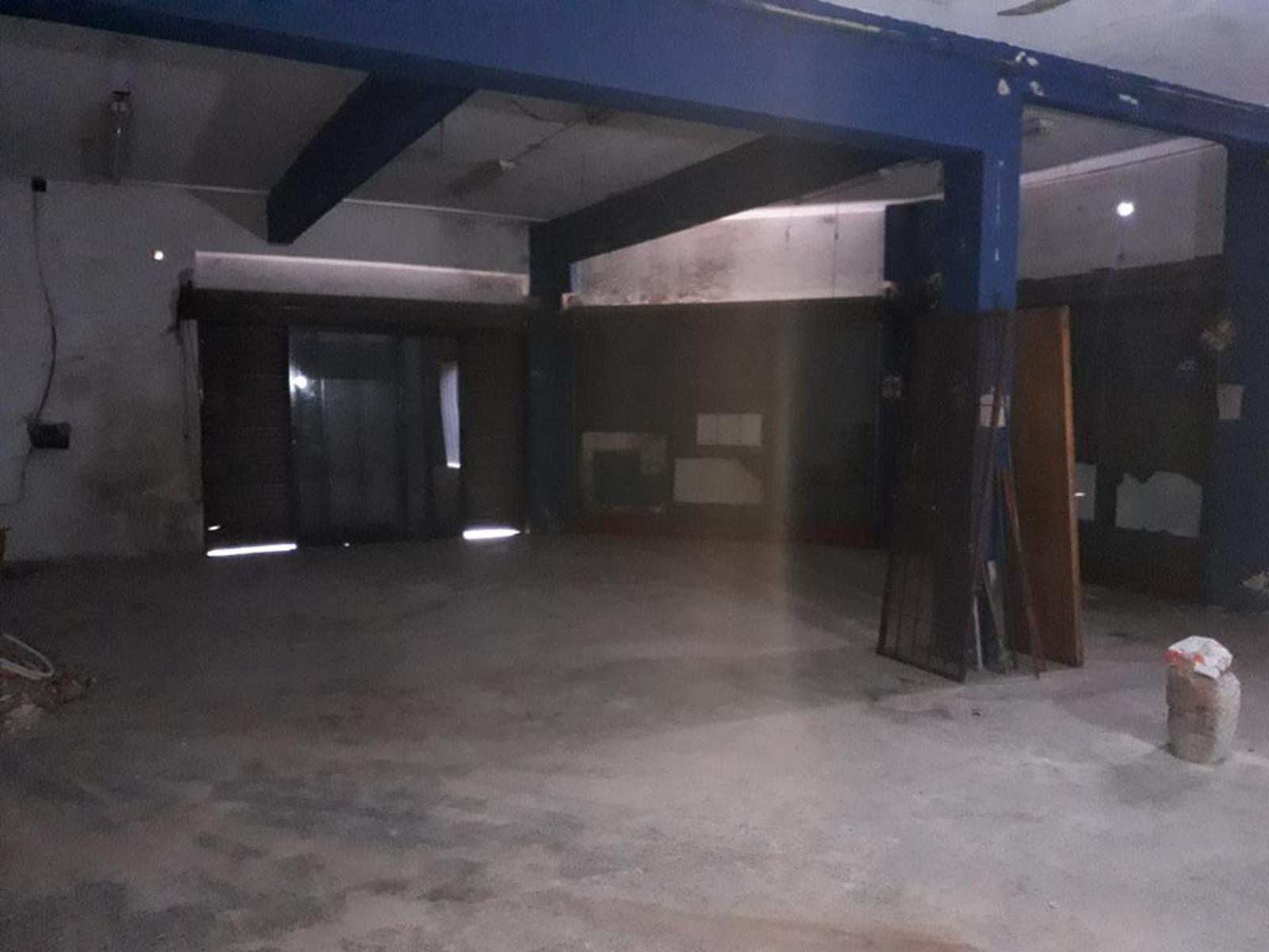 LOCAL DE 85M² APROX. (TALCAHUANO 909) C.MADERO - 5