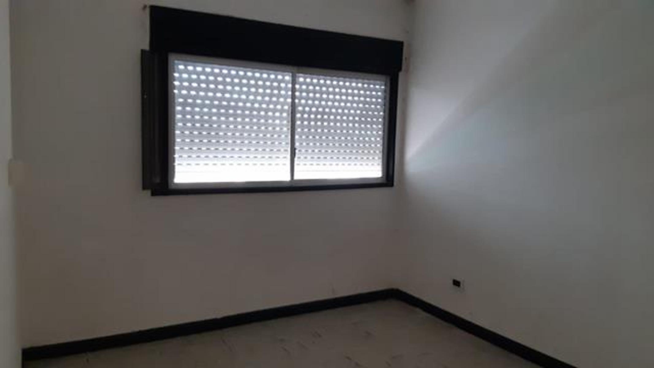 DTO 3 AMBIENTES CON COCHERA (M.THOMPSON 2099) C.MADERO — foto 6