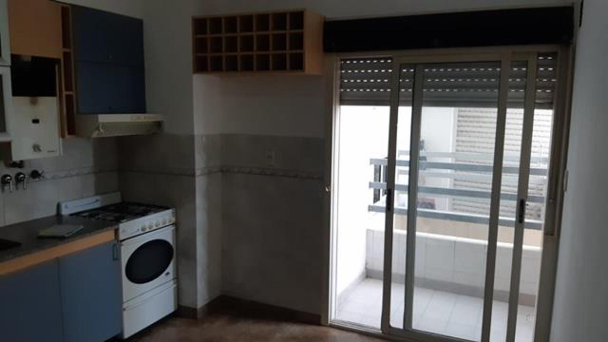 DTO 2 AMB. INTERNO (AV.VELEZ SARSFIELD 451) C.MADERO - 3