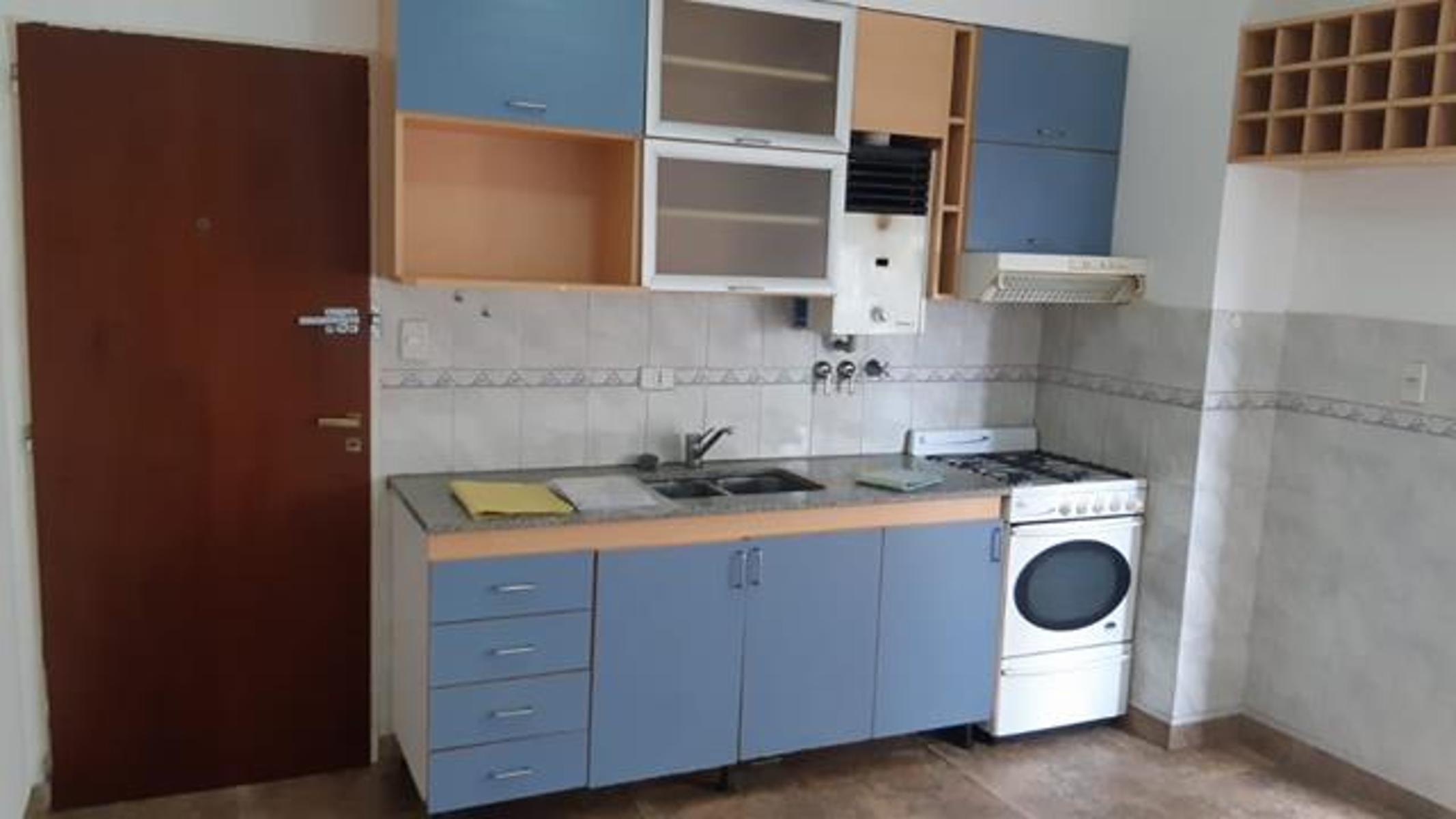 DTO 2 AMB. INTERNO (AV.VELEZ SARSFIELD 451) C.MADERO - 5