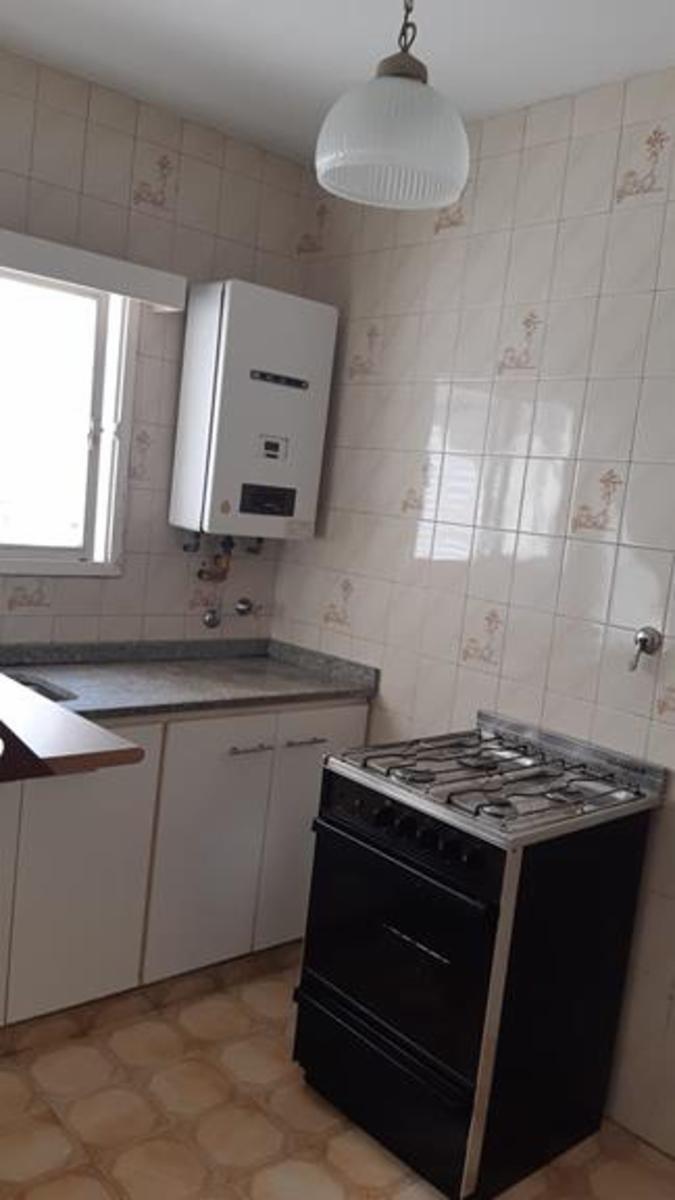 DTO 2 AMBIENTES INTERNO (AV.VELEZ SARSFIELD 431) C.MADERO