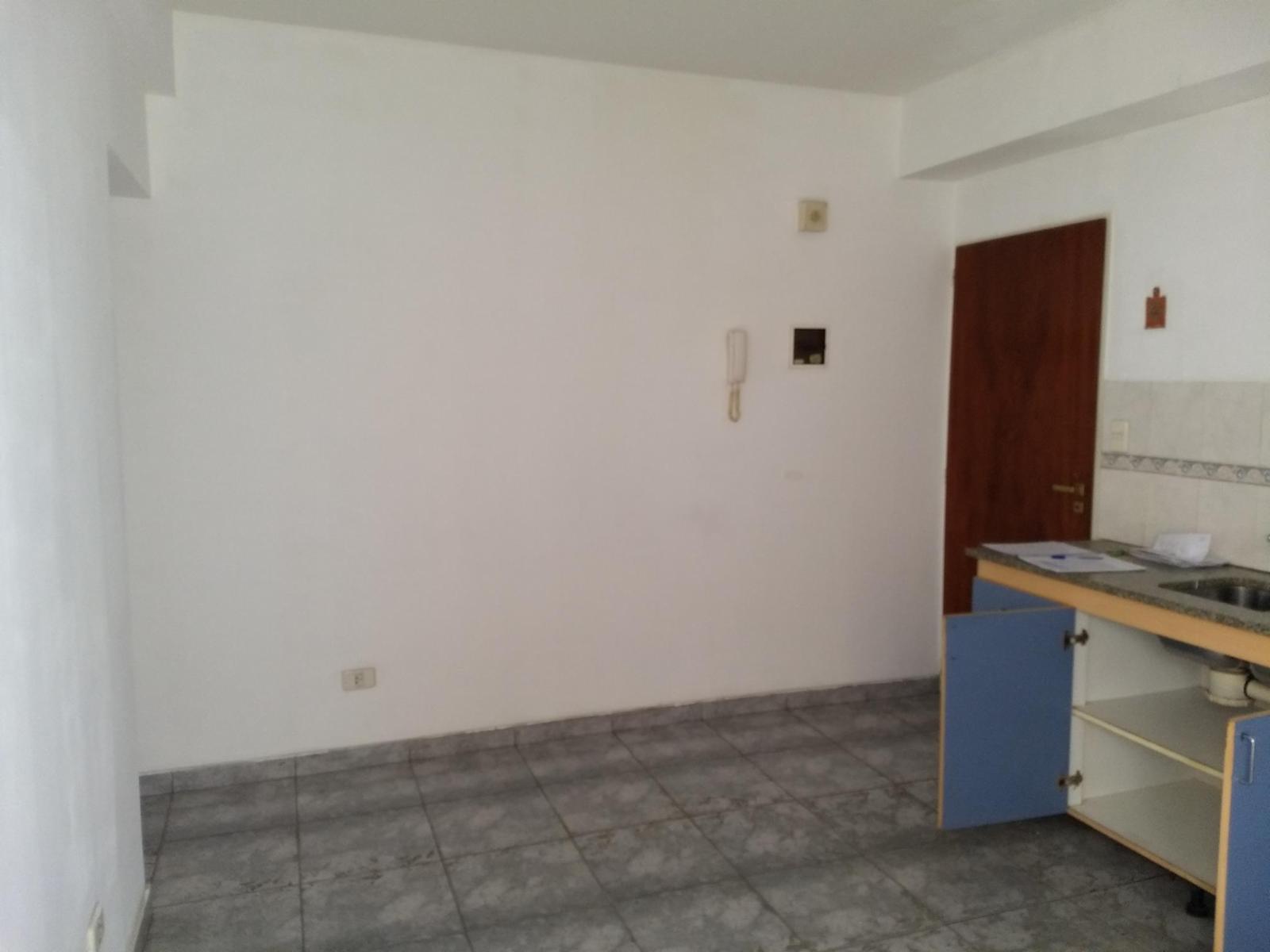 DTO 2 AMBIENTES (AVENIDA VELEZ SARSFIELD 451) C.MADERO - 3