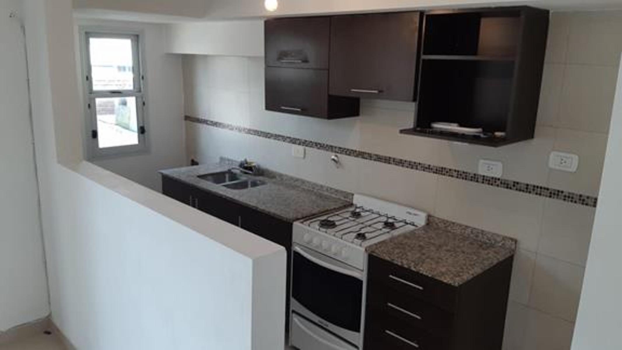 DEPARTAMENTO 2 AMBIENTES AMPLIO (MARIQUITA THOMPSON 1465) C.MADERO — foto 4