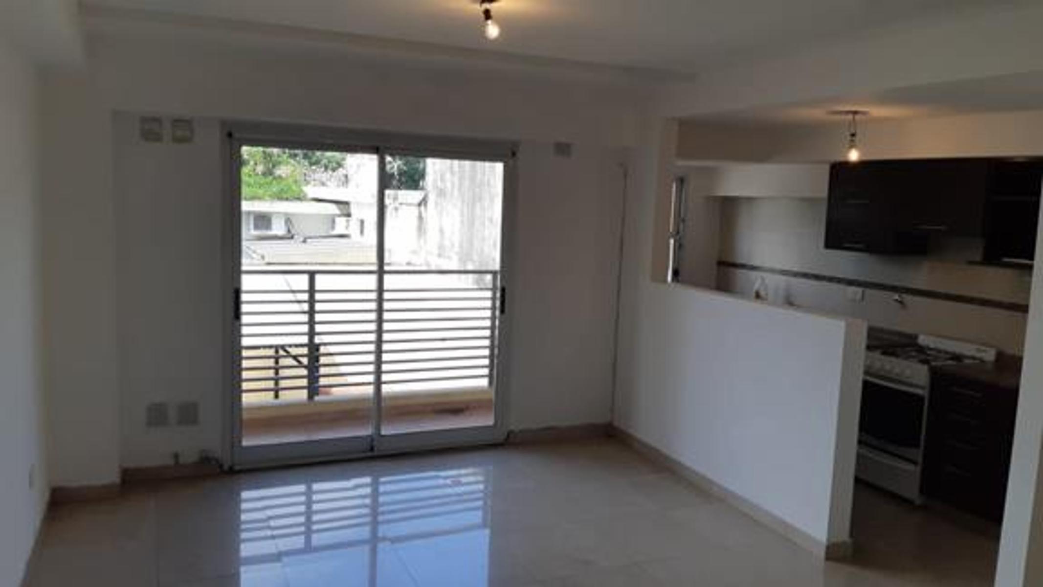DEPARTAMENTO 2 AMBIENTES AMPLIO (MARIQUITA THOMPSON 1465) C.MADERO — foto 6