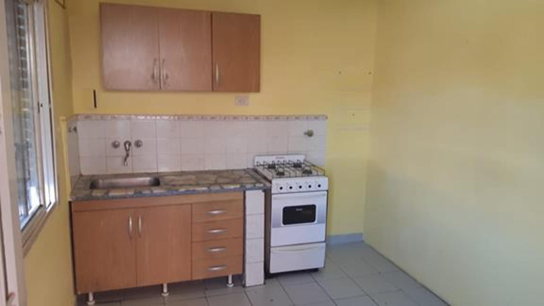 DTO 2 AMBIENTES CON PATIO (GENERAL PICO 1126) C.MADERO - 6