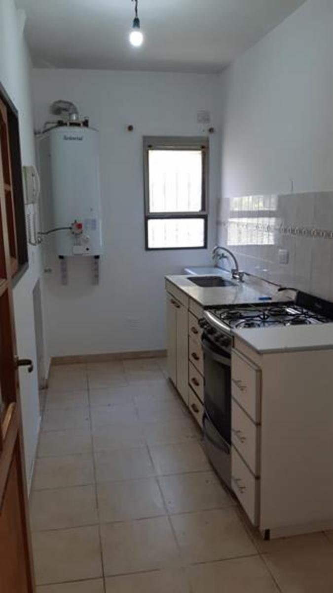 DTO 3 AMBIENTES CON COCHERA (MARTIN UGARTE 700) VILLA CELINA - 2