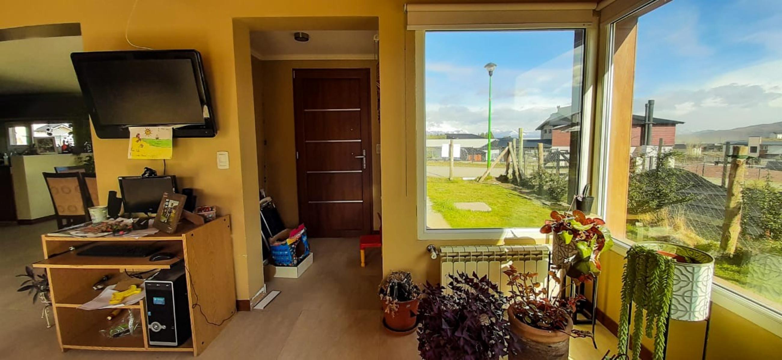 EXCELENTE PROPIEDAD CON HERMOSA VISTA A LOS CERROS Y LAGO - 8