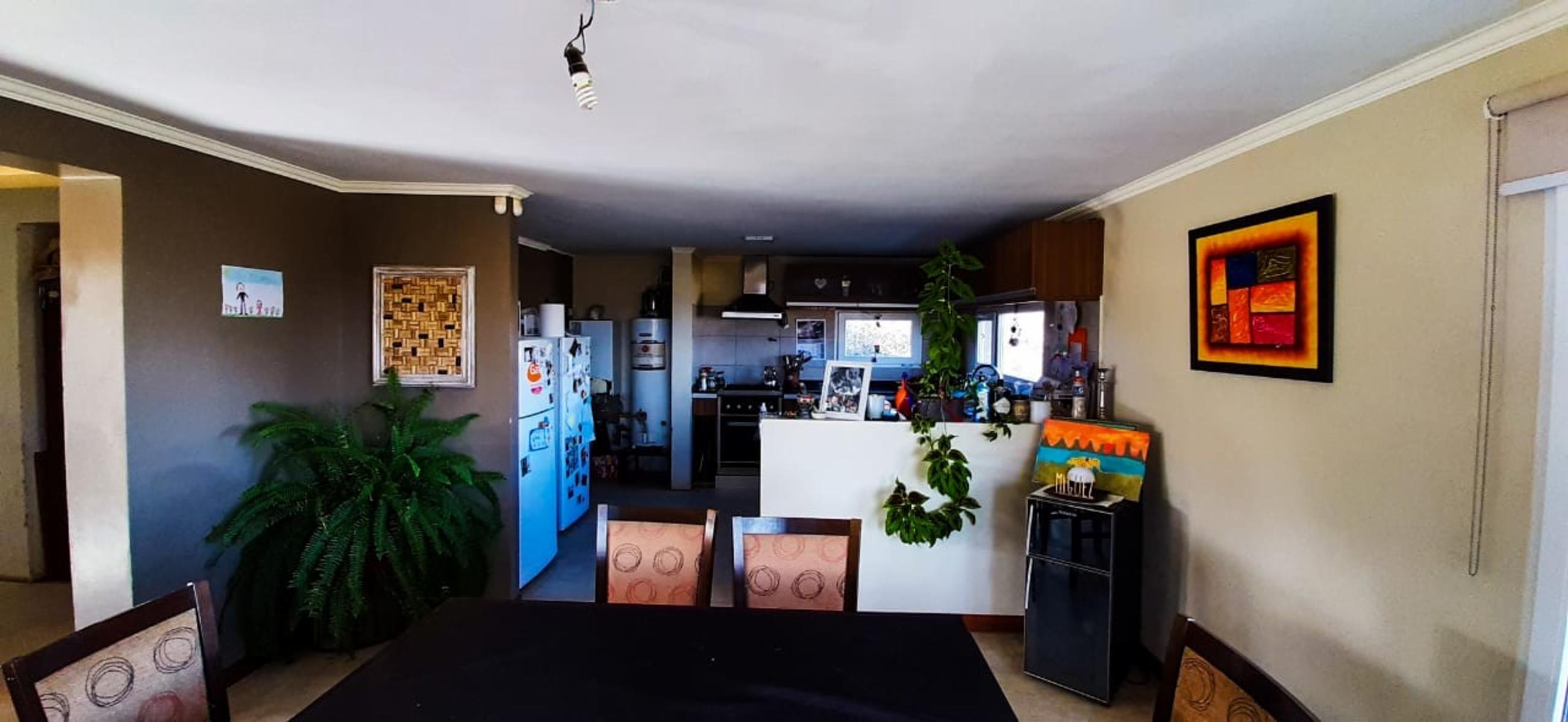 EXCELENTE PROPIEDAD CON HERMOSA VISTA A LOS CERROS Y LAGO - 10