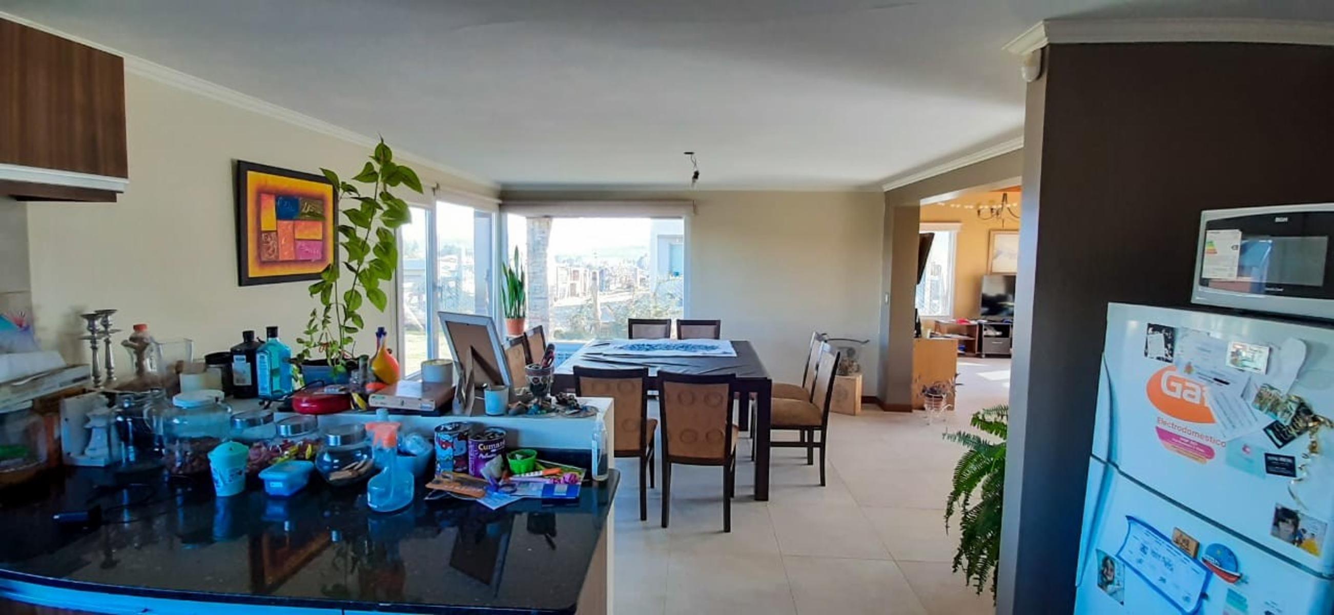 EXCELENTE PROPIEDAD CON HERMOSA VISTA A LOS CERROS Y LAGO - 11