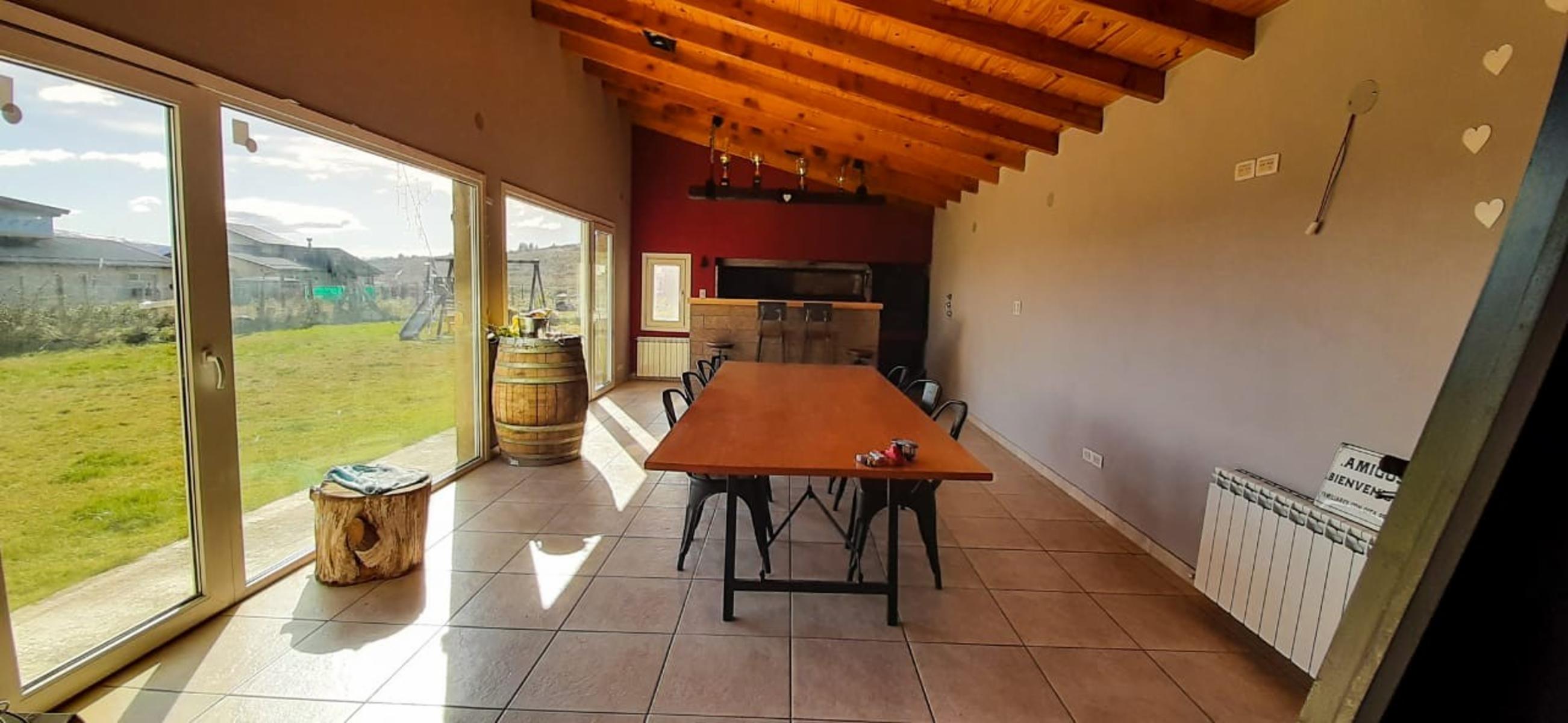 EXCELENTE PROPIEDAD CON HERMOSA VISTA A LOS CERROS Y LAGO - 23