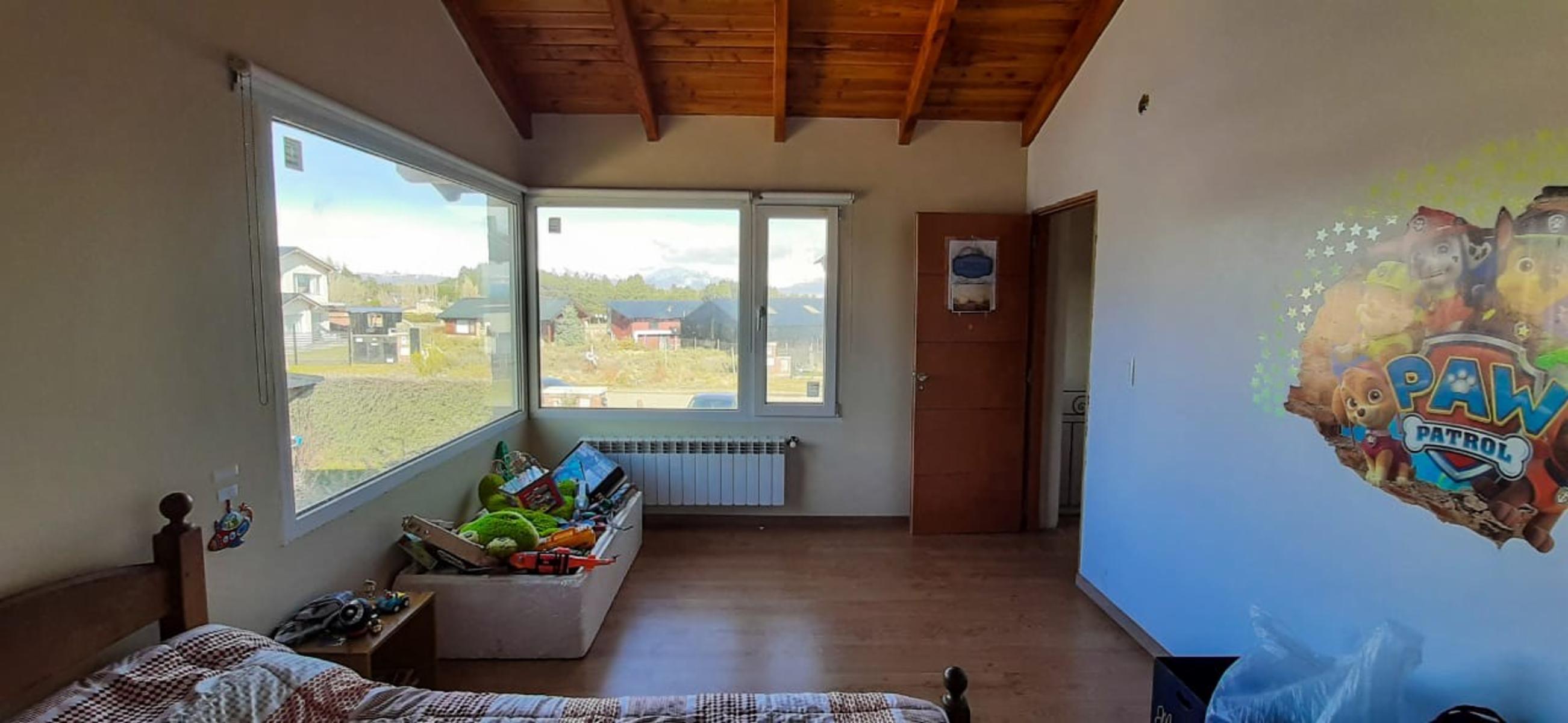 EXCELENTE PROPIEDAD CON HERMOSA VISTA A LOS CERROS Y LAGO - 39