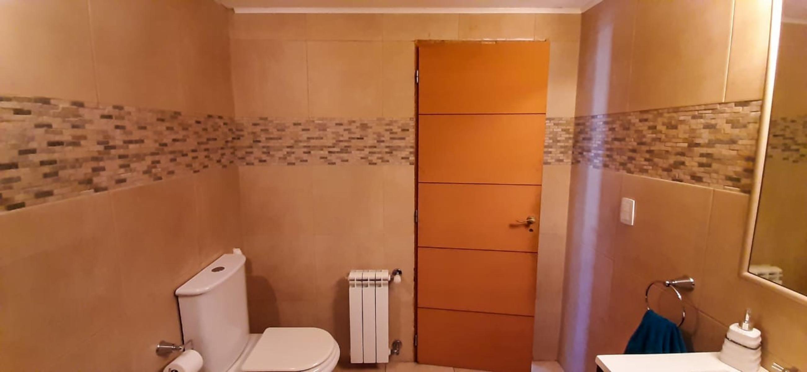 EXCELENTE PROPIEDAD CON HERMOSA VISTA A LOS CERROS Y LAGO - 42