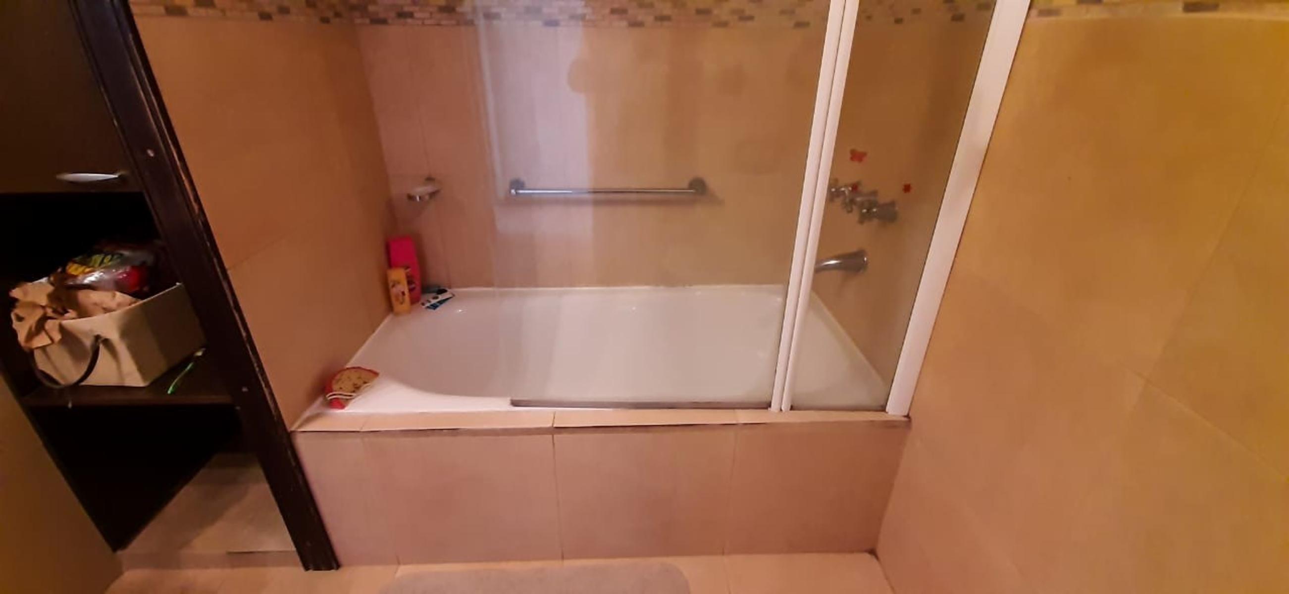 EXCELENTE PROPIEDAD CON HERMOSA VISTA A LOS CERROS Y LAGO - 43