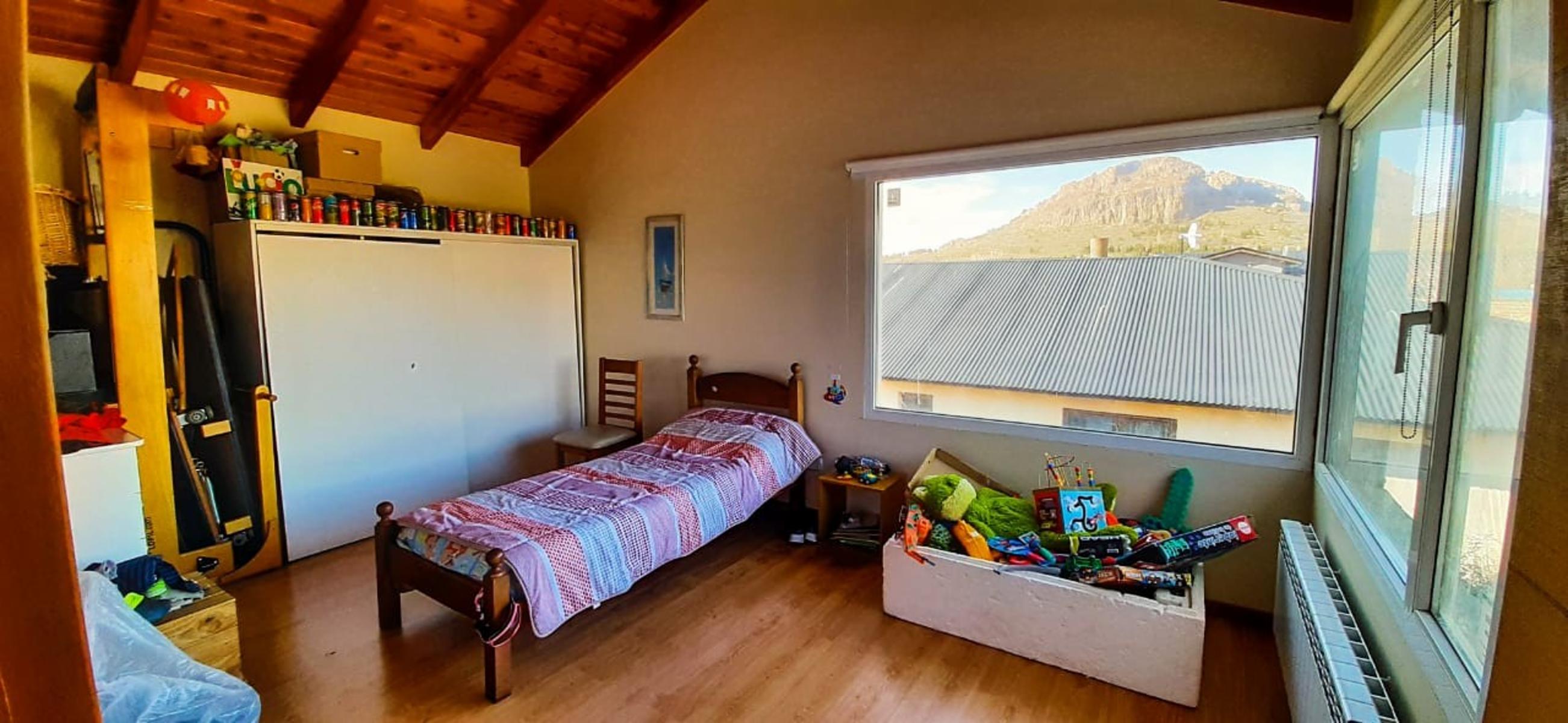 EXCELENTE PROPIEDAD CON HERMOSA VISTA A LOS CERROS Y LAGO - 46