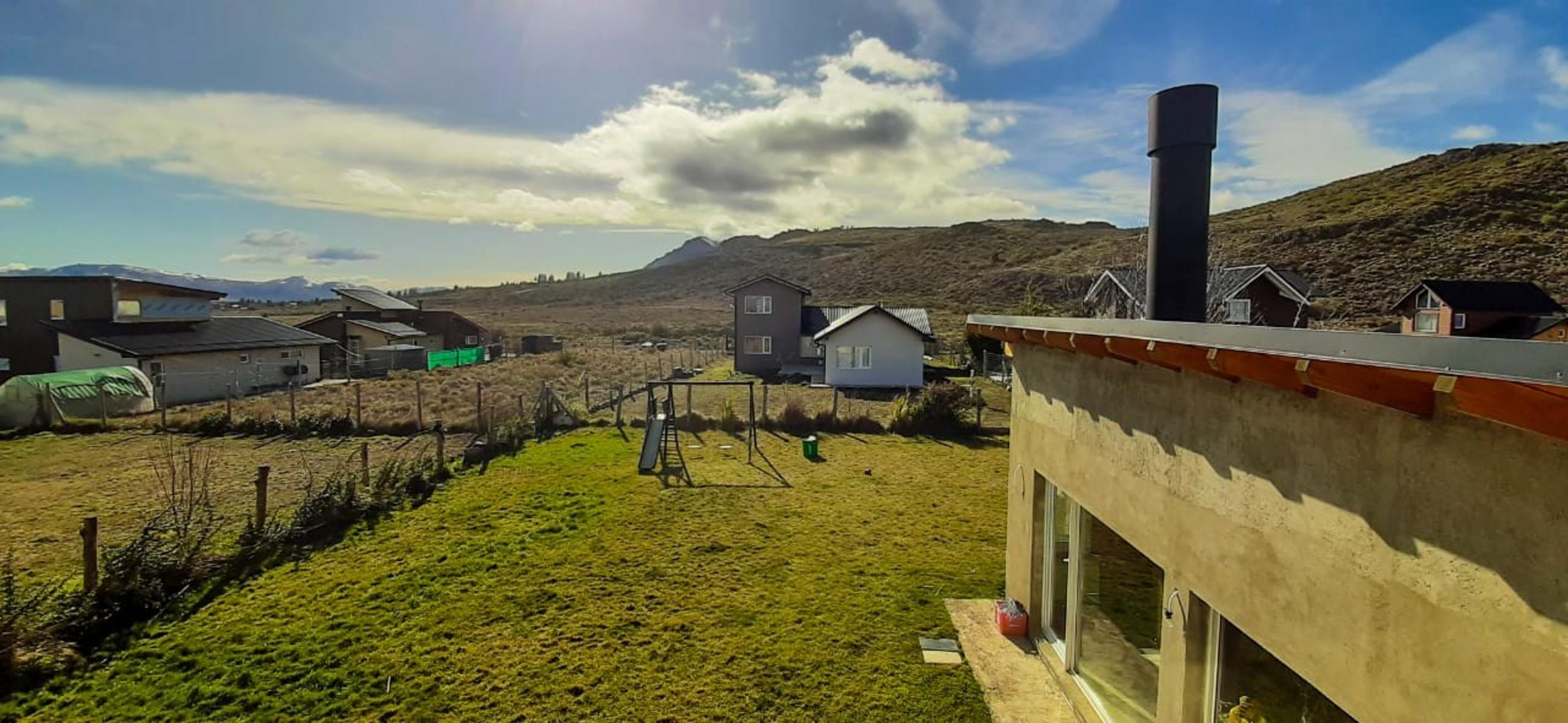 EXCELENTE PROPIEDAD CON HERMOSA VISTA A LOS CERROS Y LAGO - 48