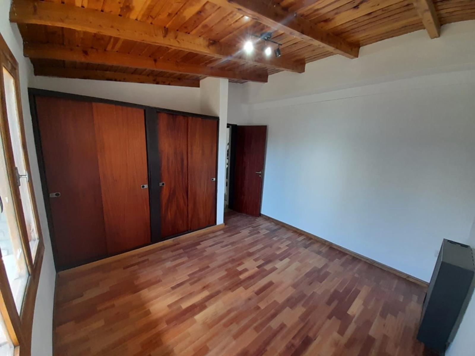 2 amplias casas en Venta en Dina Huapi - 9