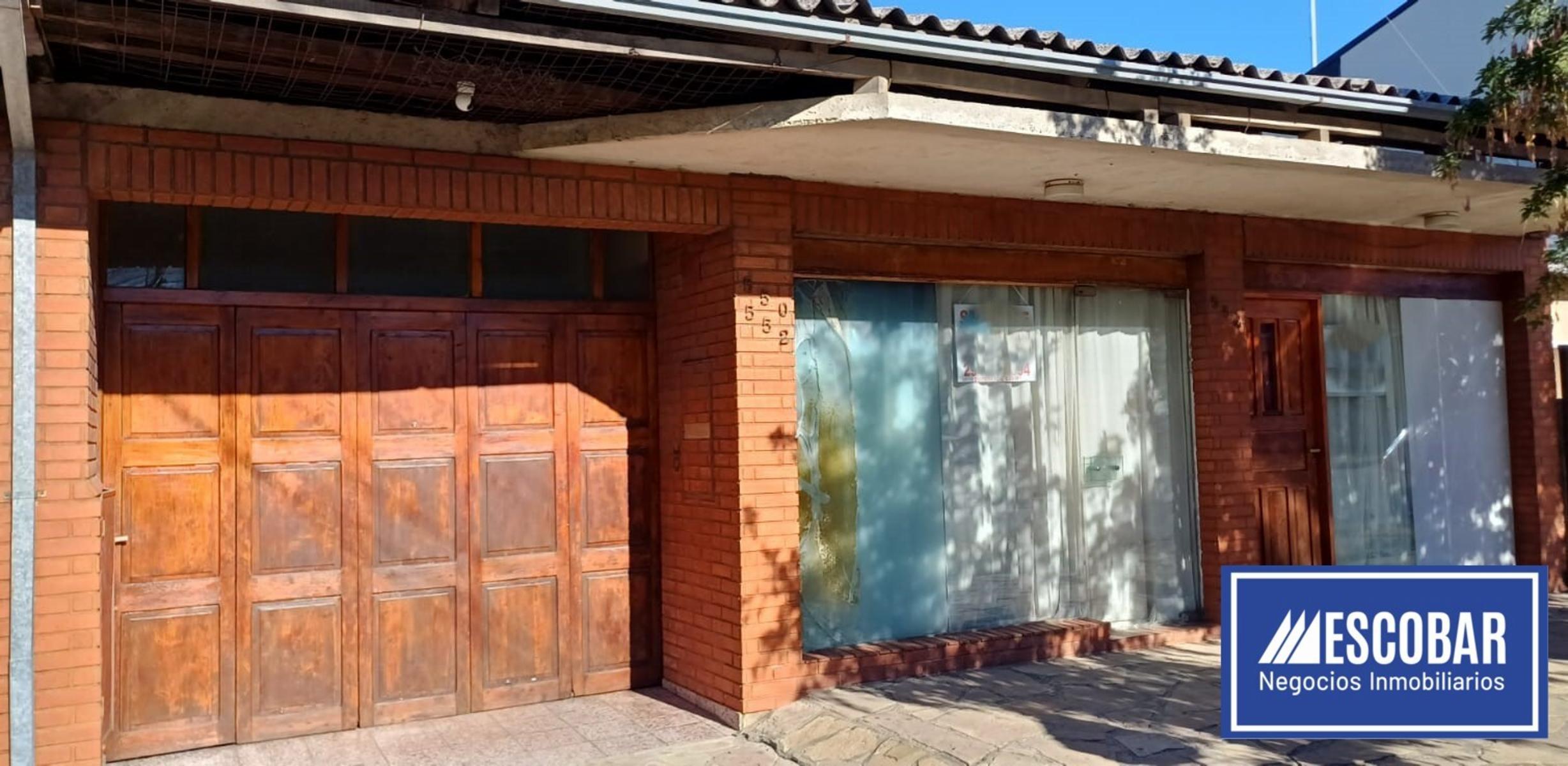 Terreno con casa, totalmente plano, idel desarrollo - 1